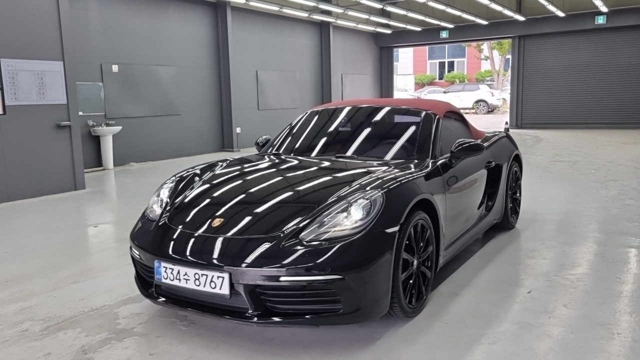 Main__Slider__Photo:718 Porsche 2017.6-0