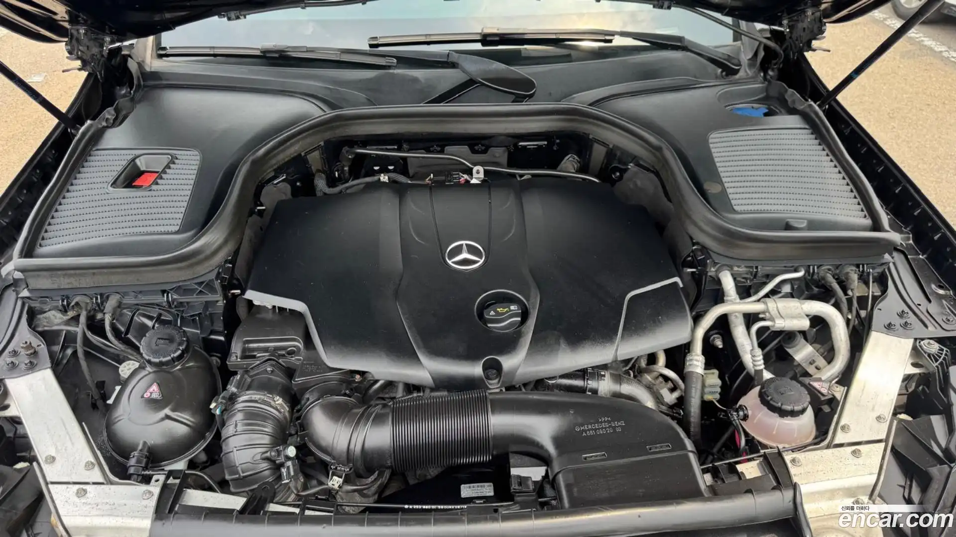 GLC-Class Mercedes-Benz 2018.4-OUTER-006