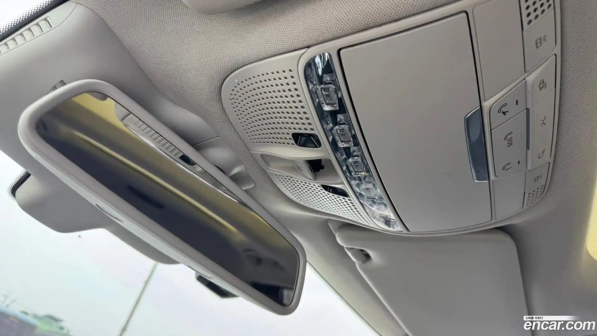 GLC-Class Mercedes-Benz 2018.4-OPTION-018
