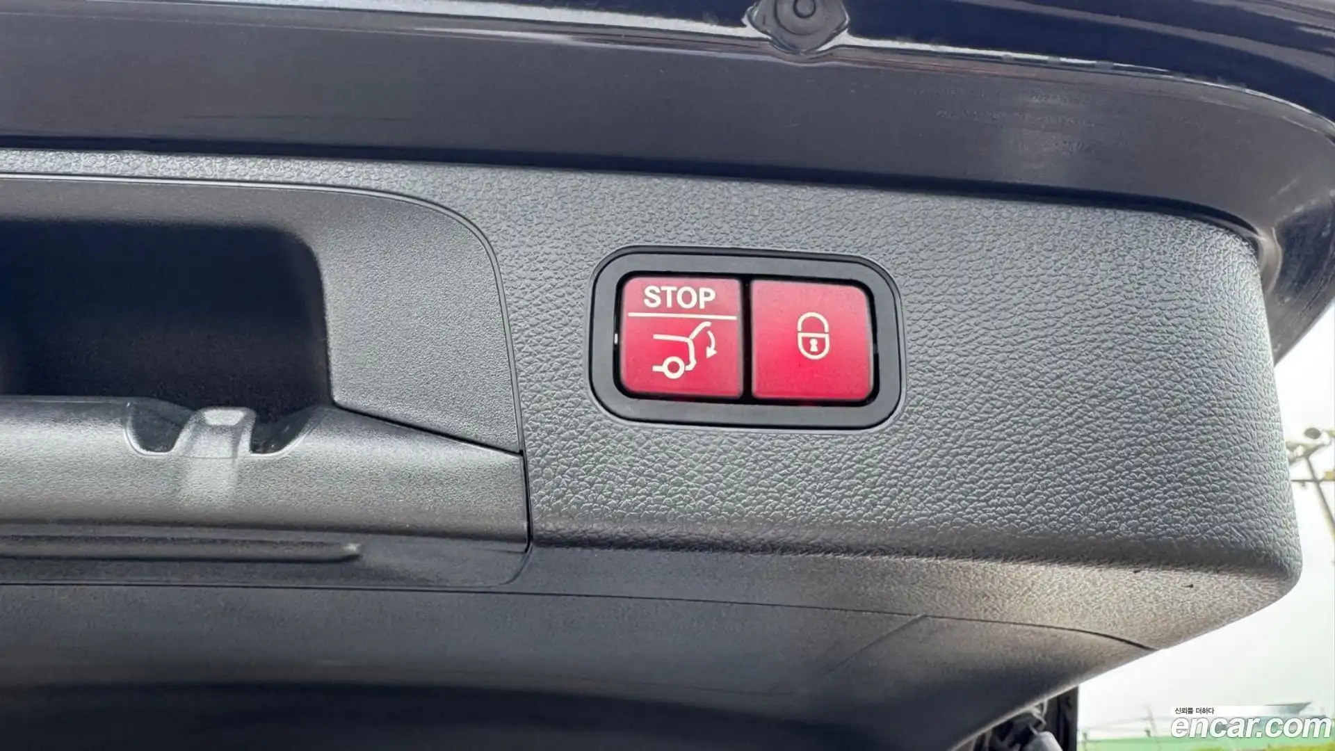 GLC-Class Mercedes-Benz 2018.4-OPTION-022
