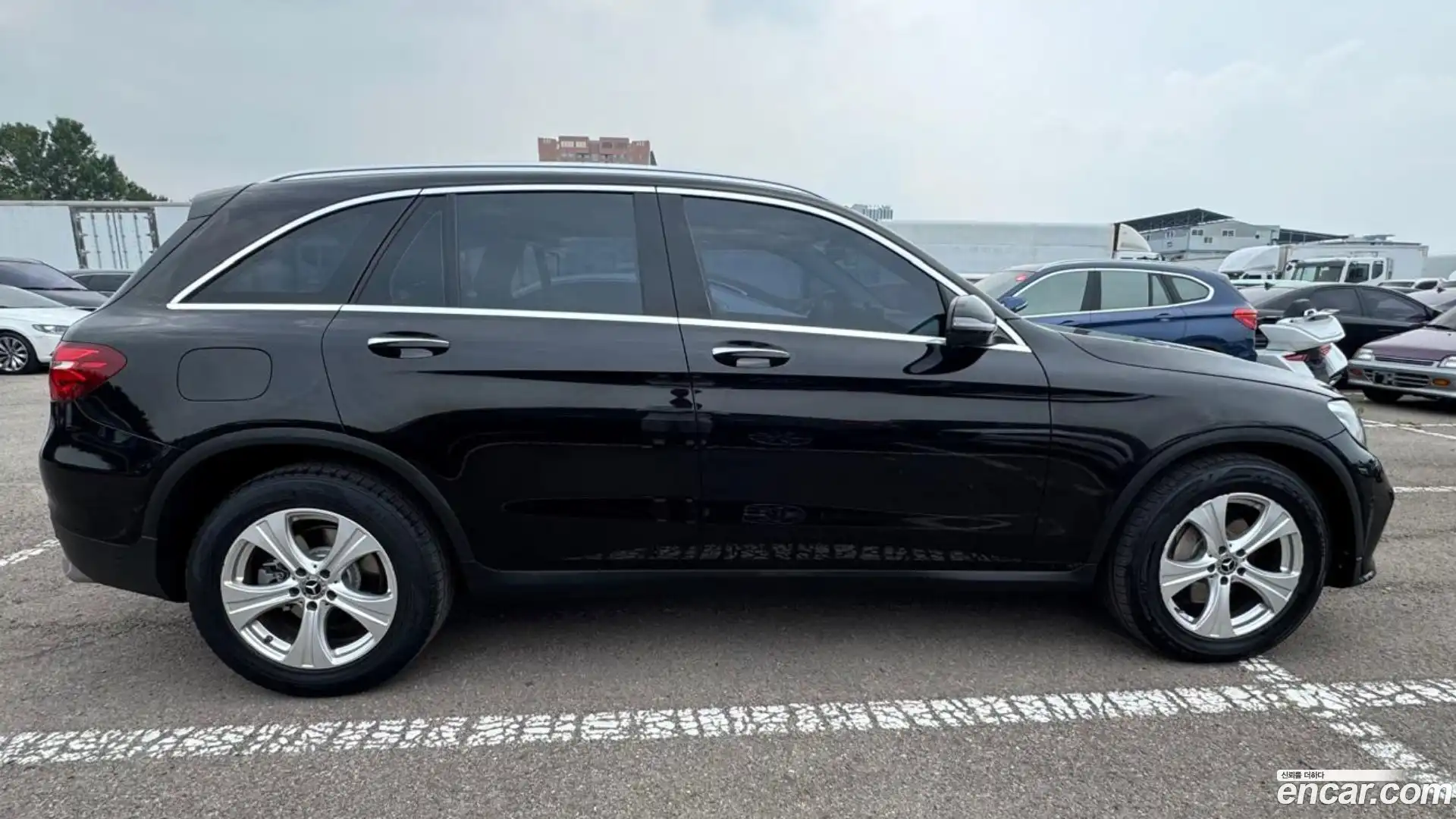 GLC-Class Mercedes-Benz 2018.4-OPTION-024