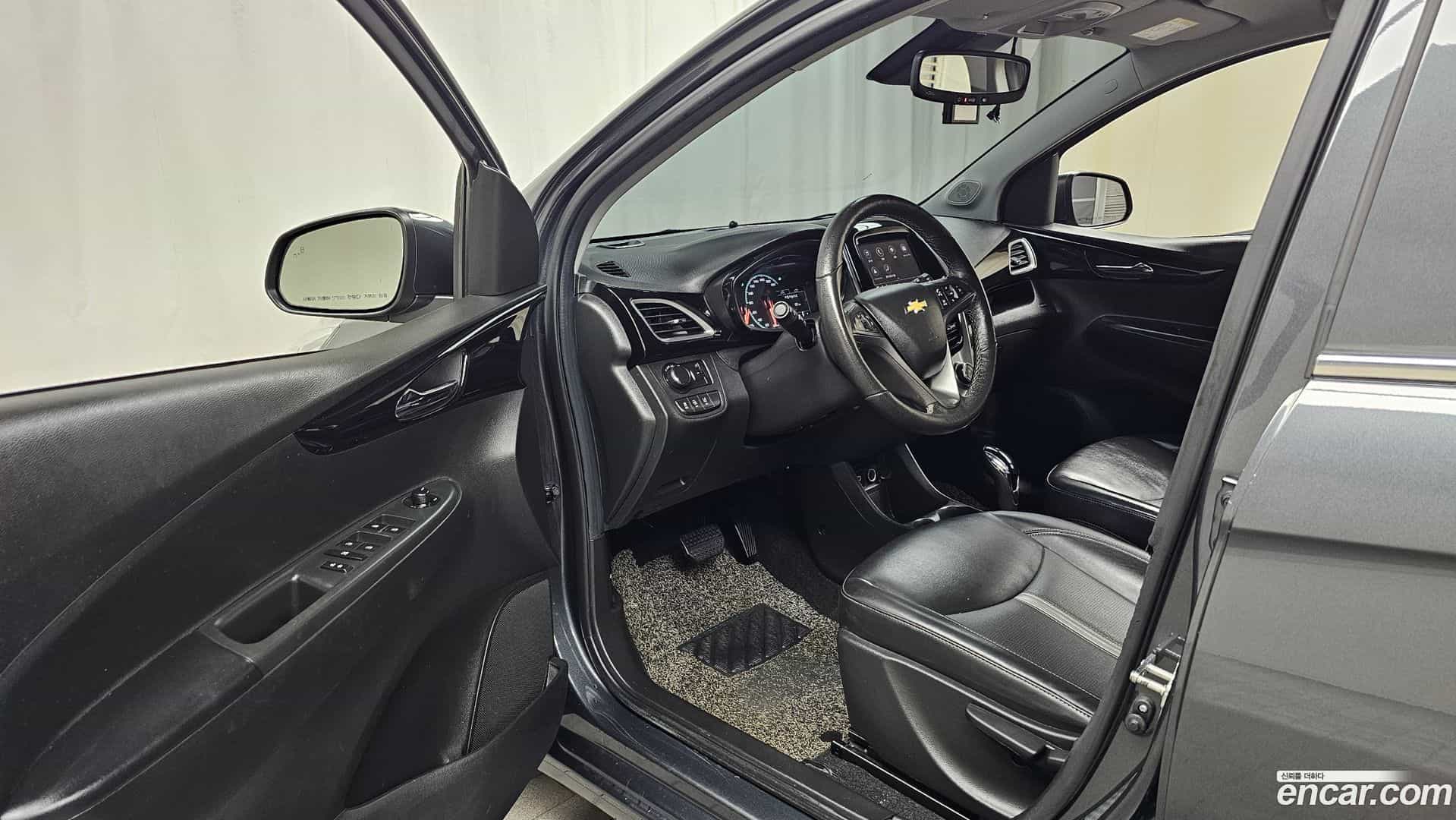 Spark Chevrolet 2021.10-INNER-010