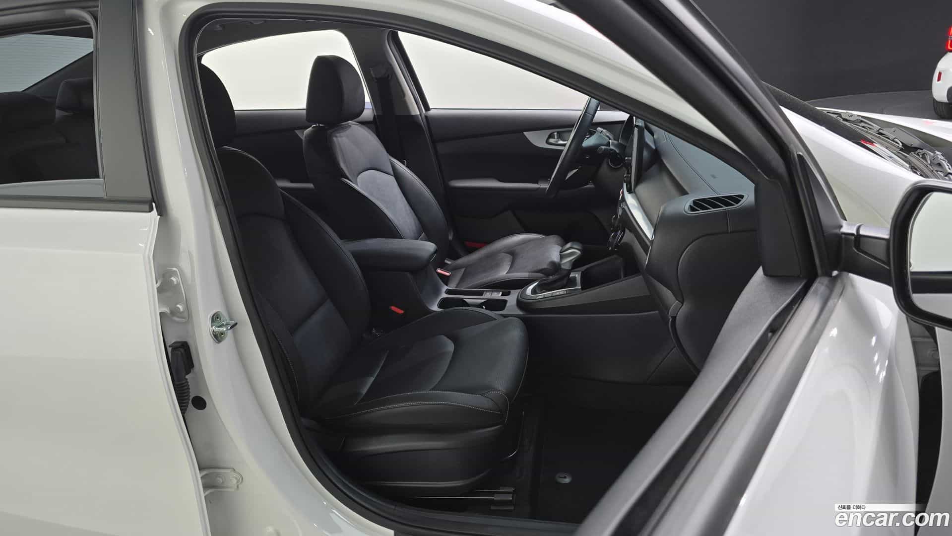 K3 Kia 2022.7-OPTION-015