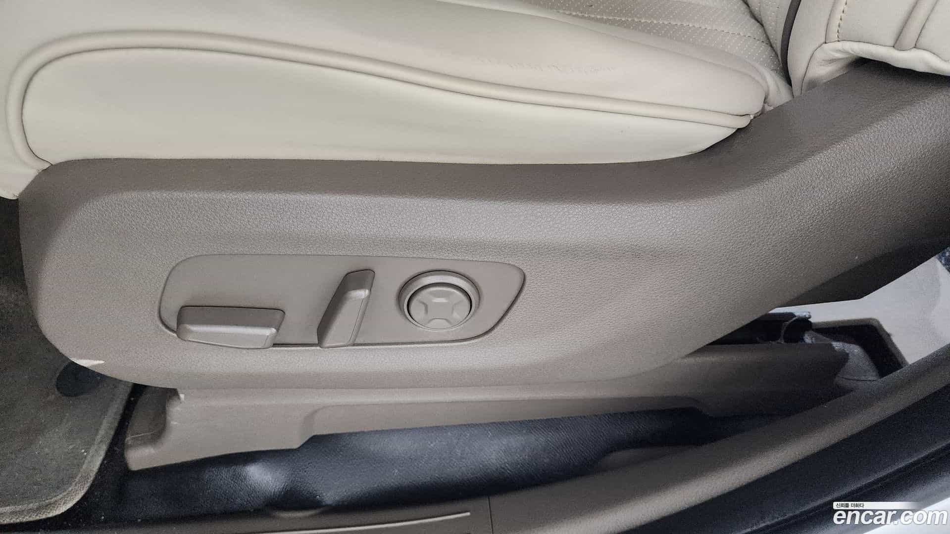 Canival Kia 2023.6-OPTION-044