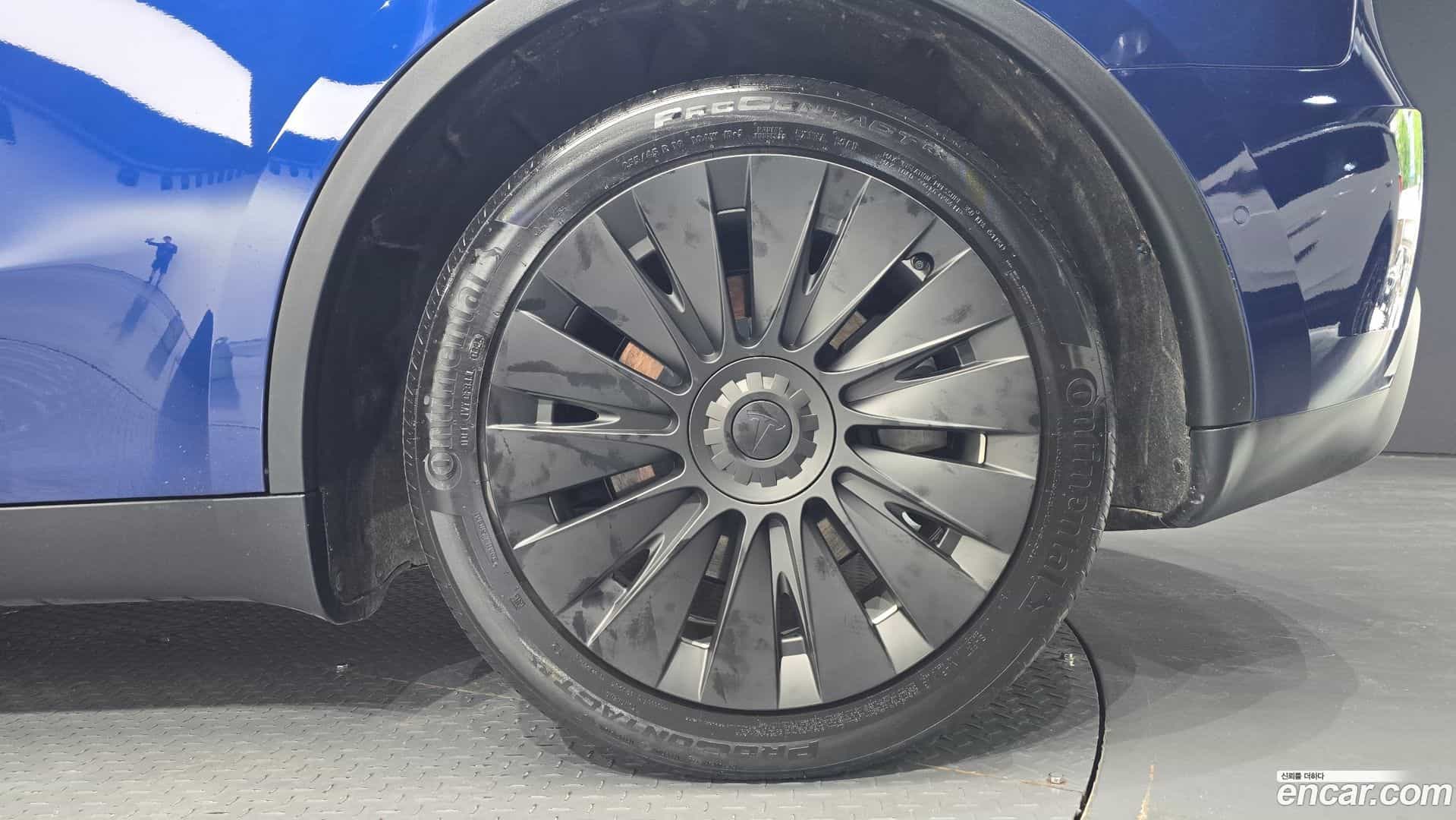 Model Y Tesla 2021.7-OUTER-031