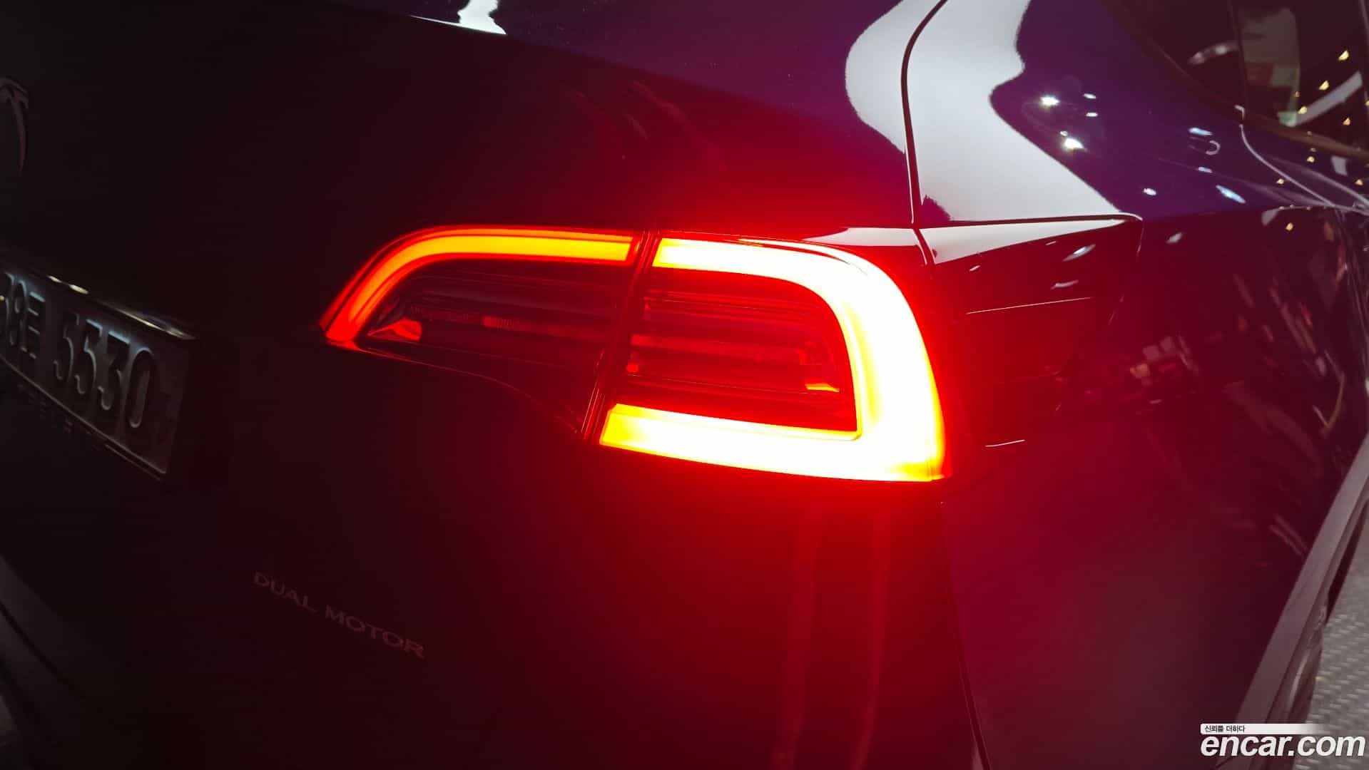 Model Y Tesla 2021.7-OUTER-033