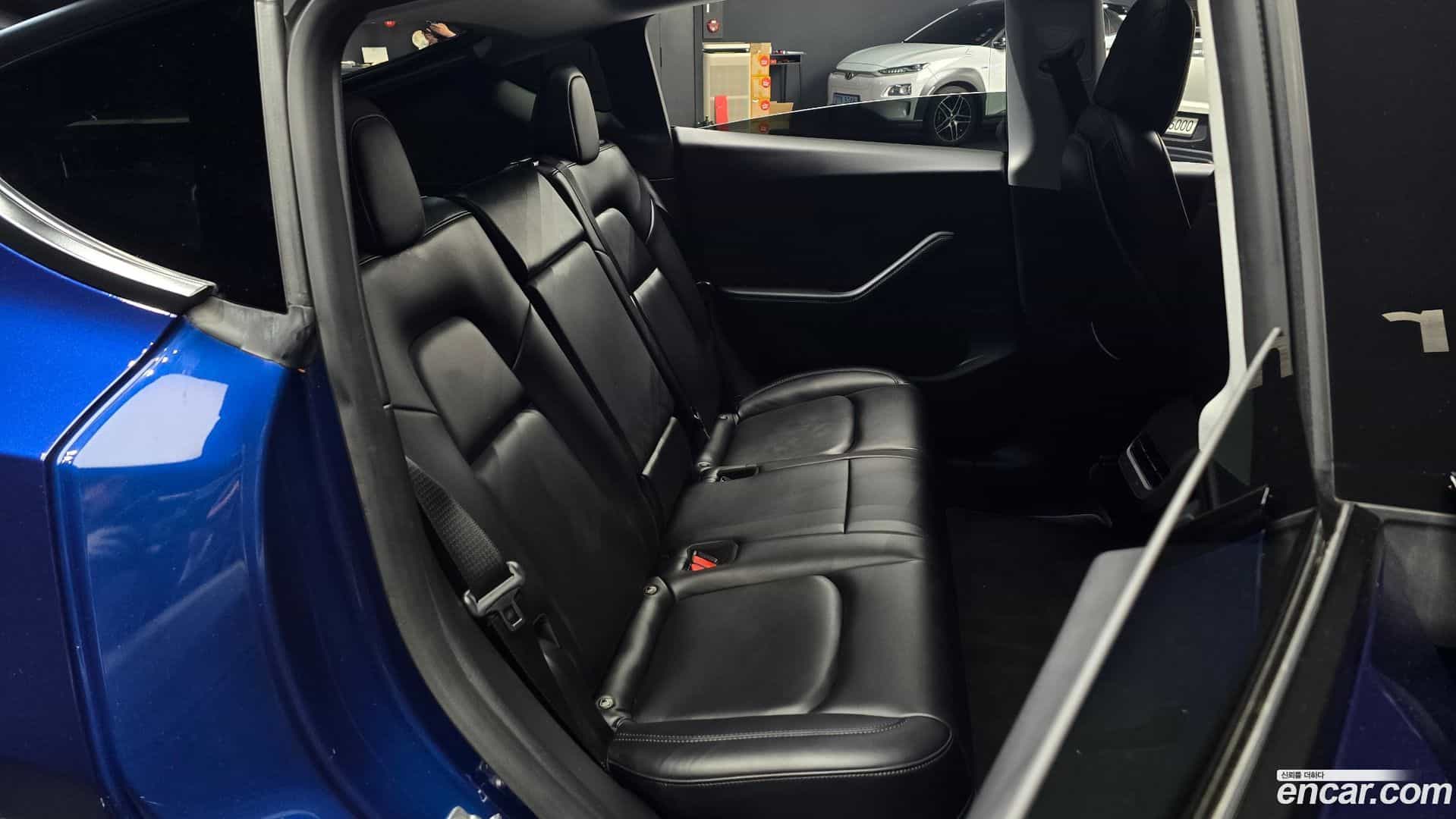 Model Y Tesla 2021.7-INNER-036