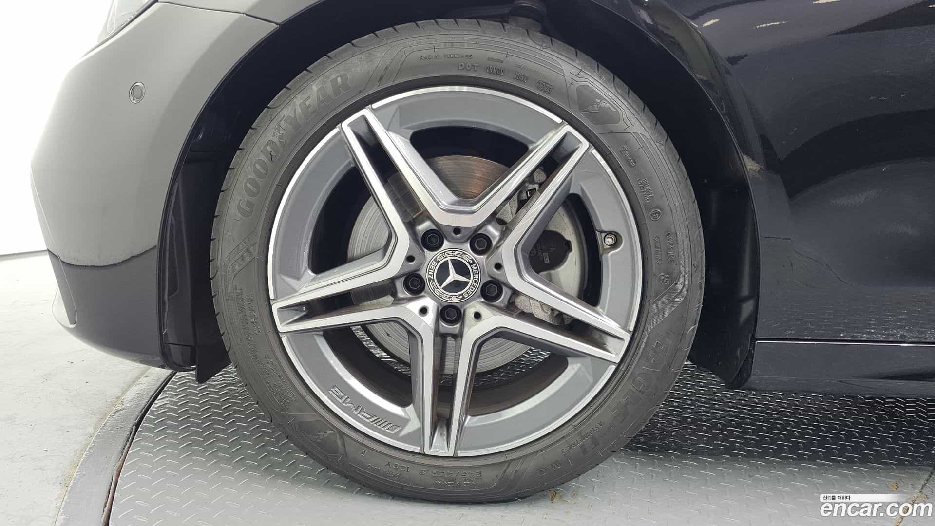 E-Class Mercedes-Benz 2023.10-OUTER-005
