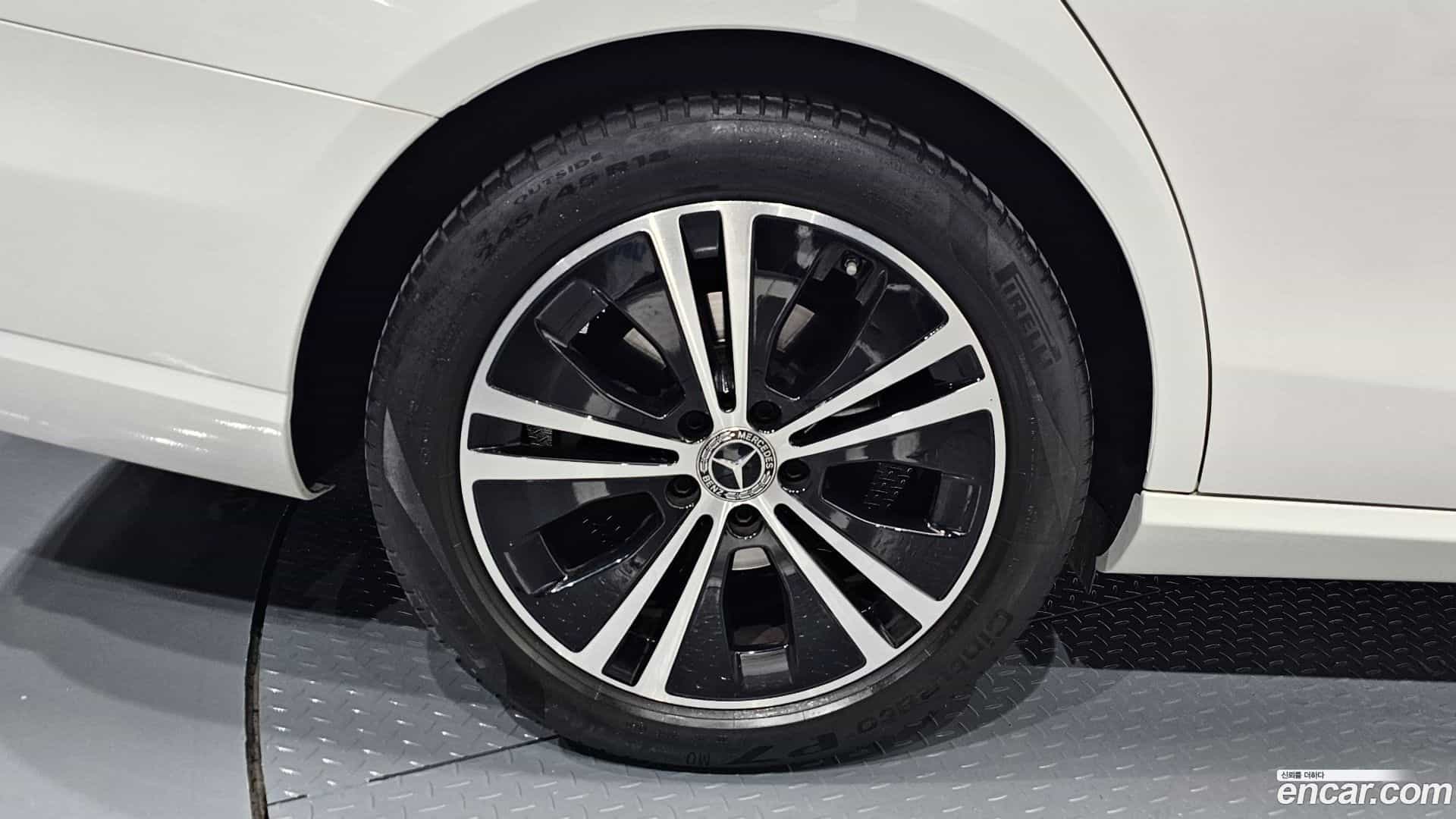 E-Class Mercedes-Benz 2020.11-OUTER-005