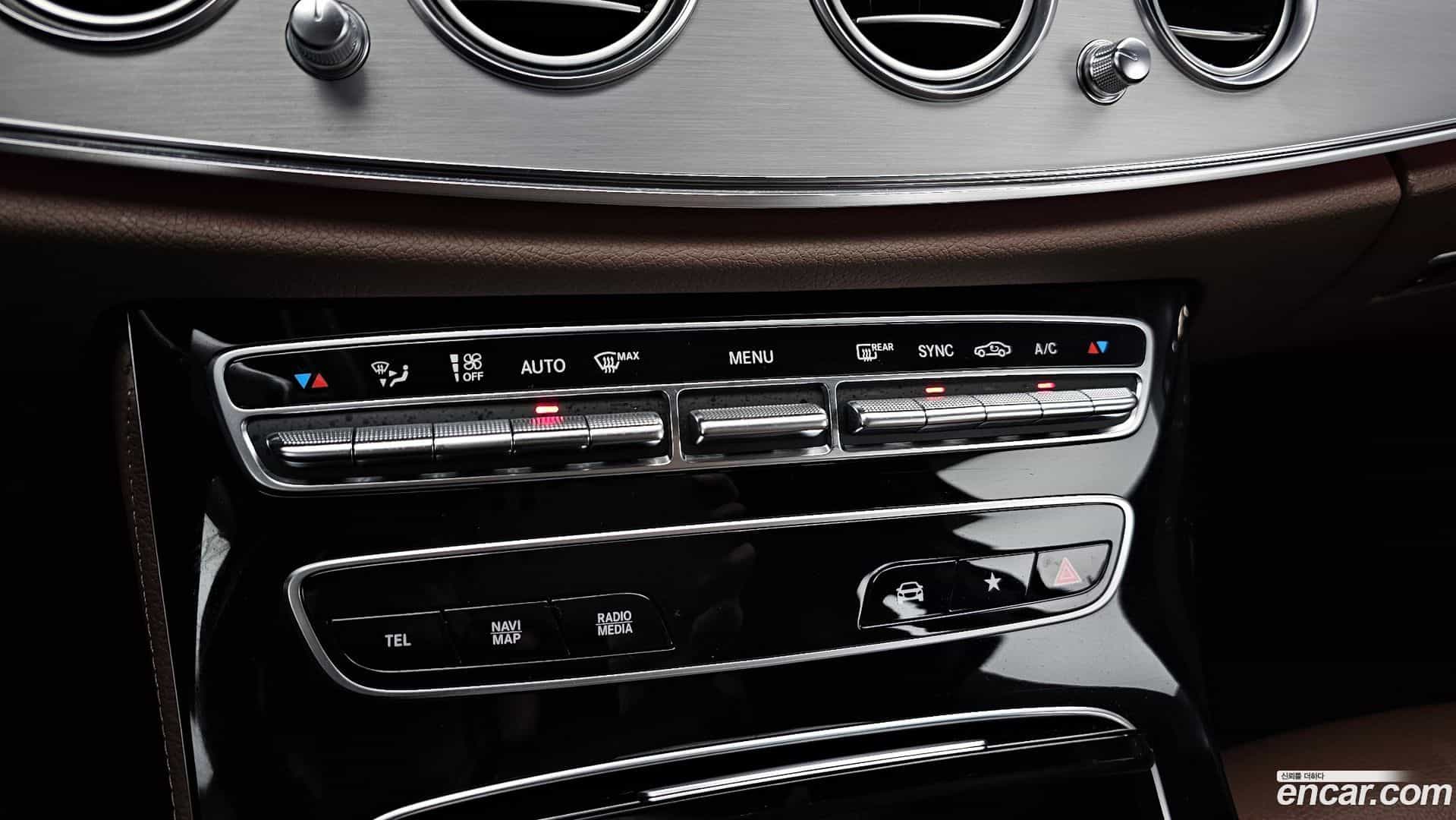 E-Class Mercedes-Benz 2020.11-OPTION-021