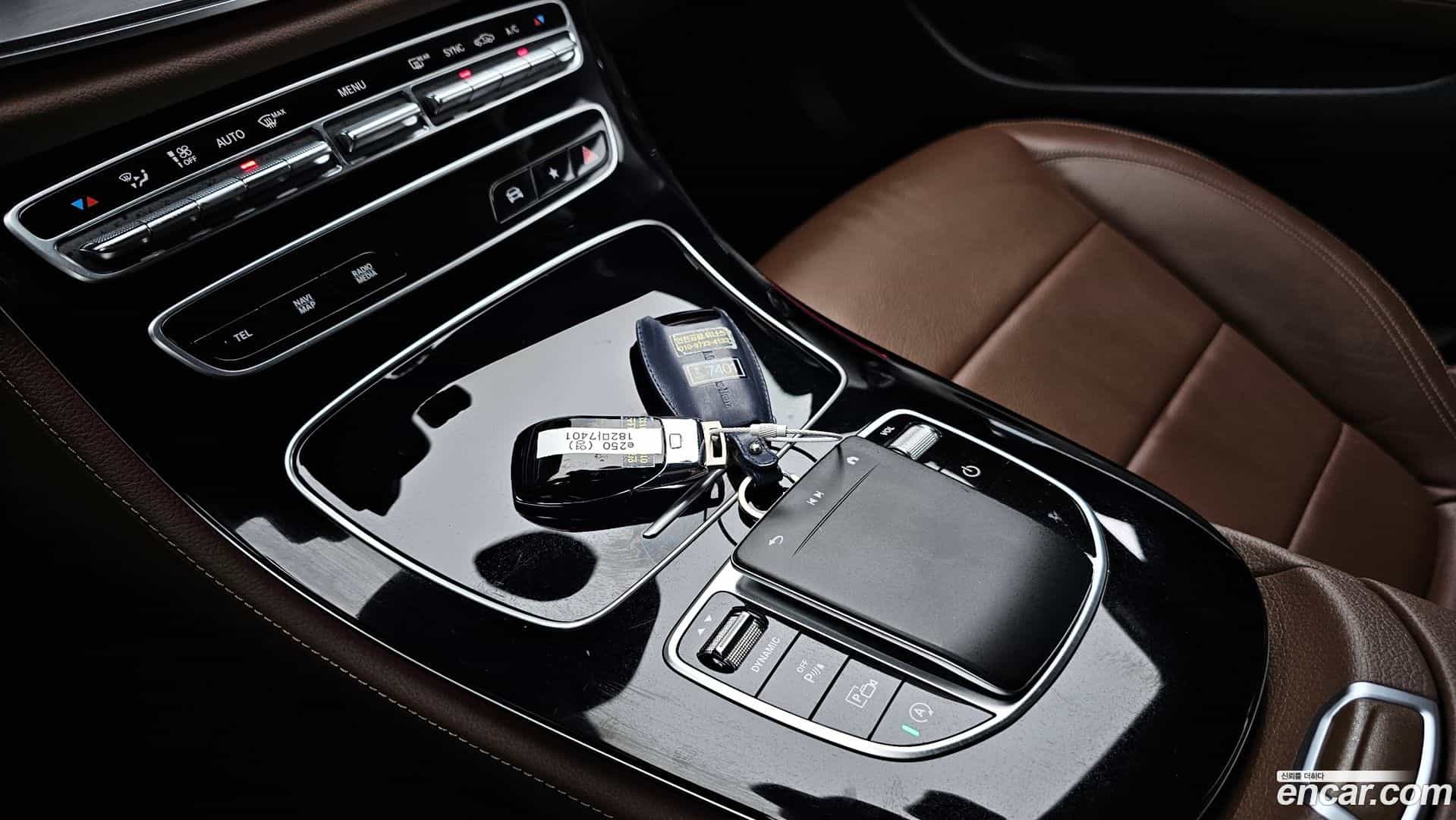 E-Class Mercedes-Benz 2020.11-OPTION-022