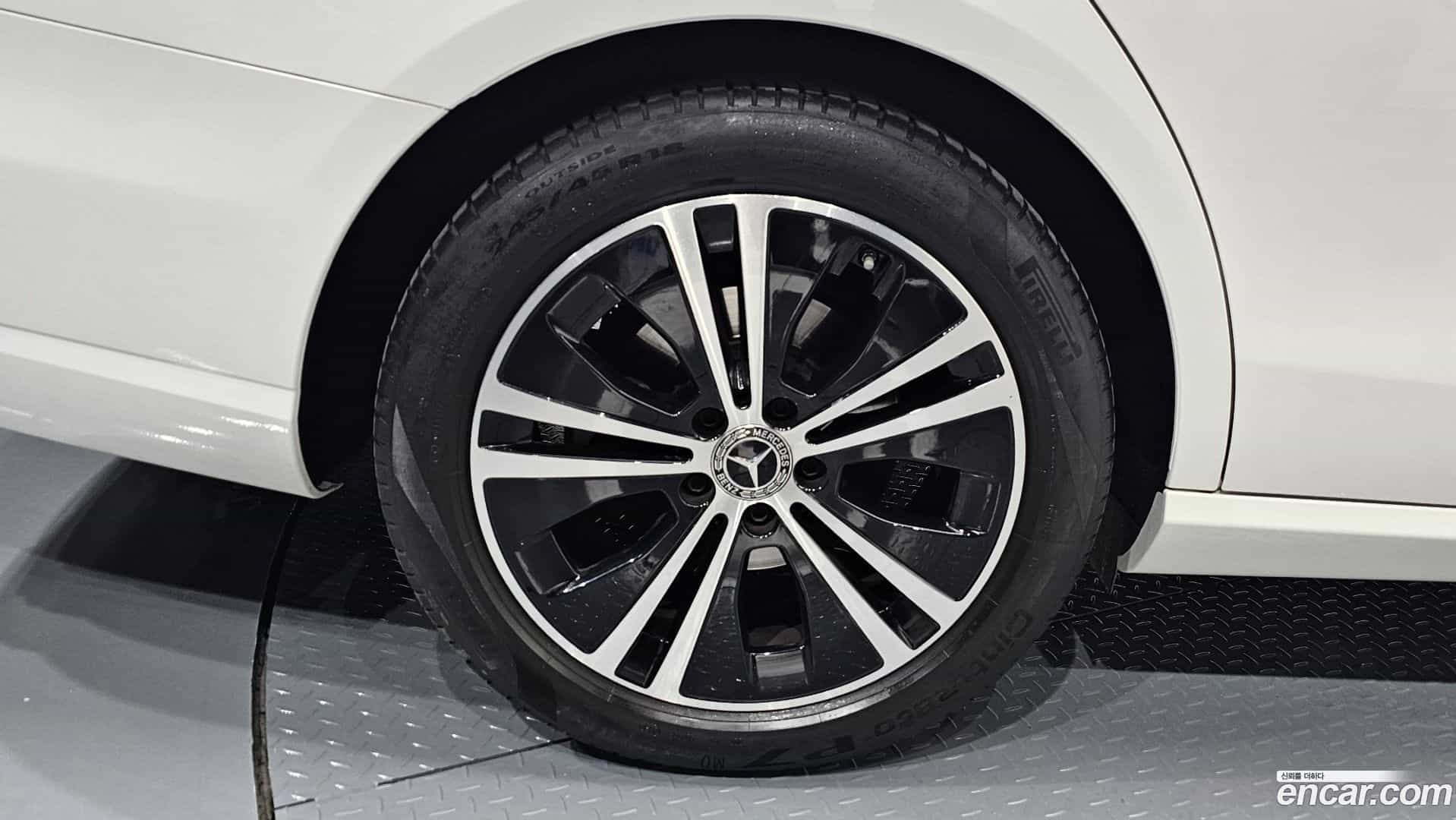 E-Class Mercedes-Benz 2020.11-OUTER-031