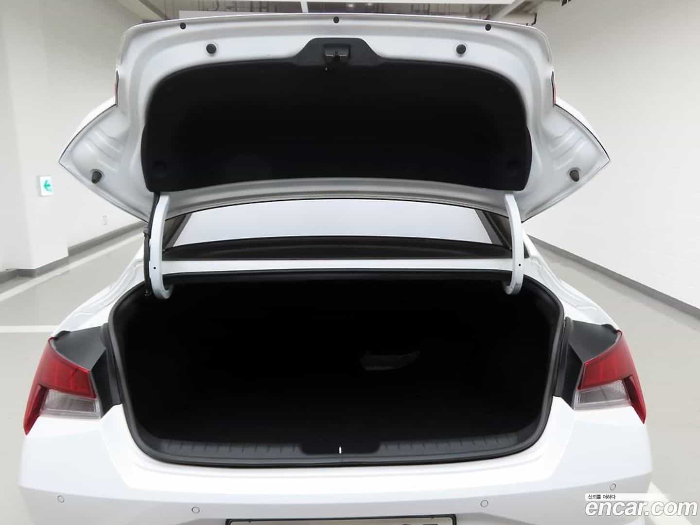 AVANTE Hyundai 2023.2-OUTER-005