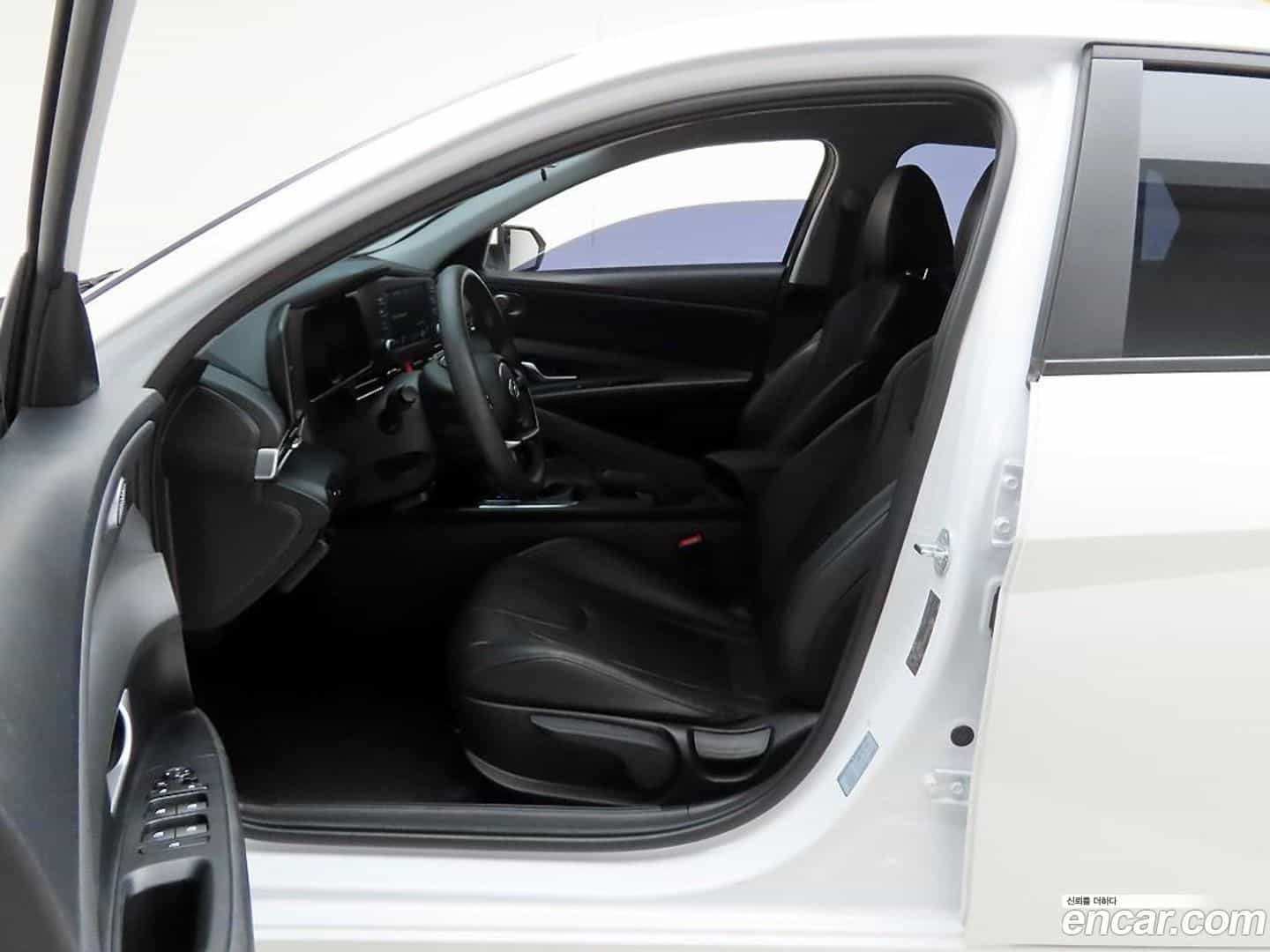 AVANTE Hyundai 2023.2-OPTION-016