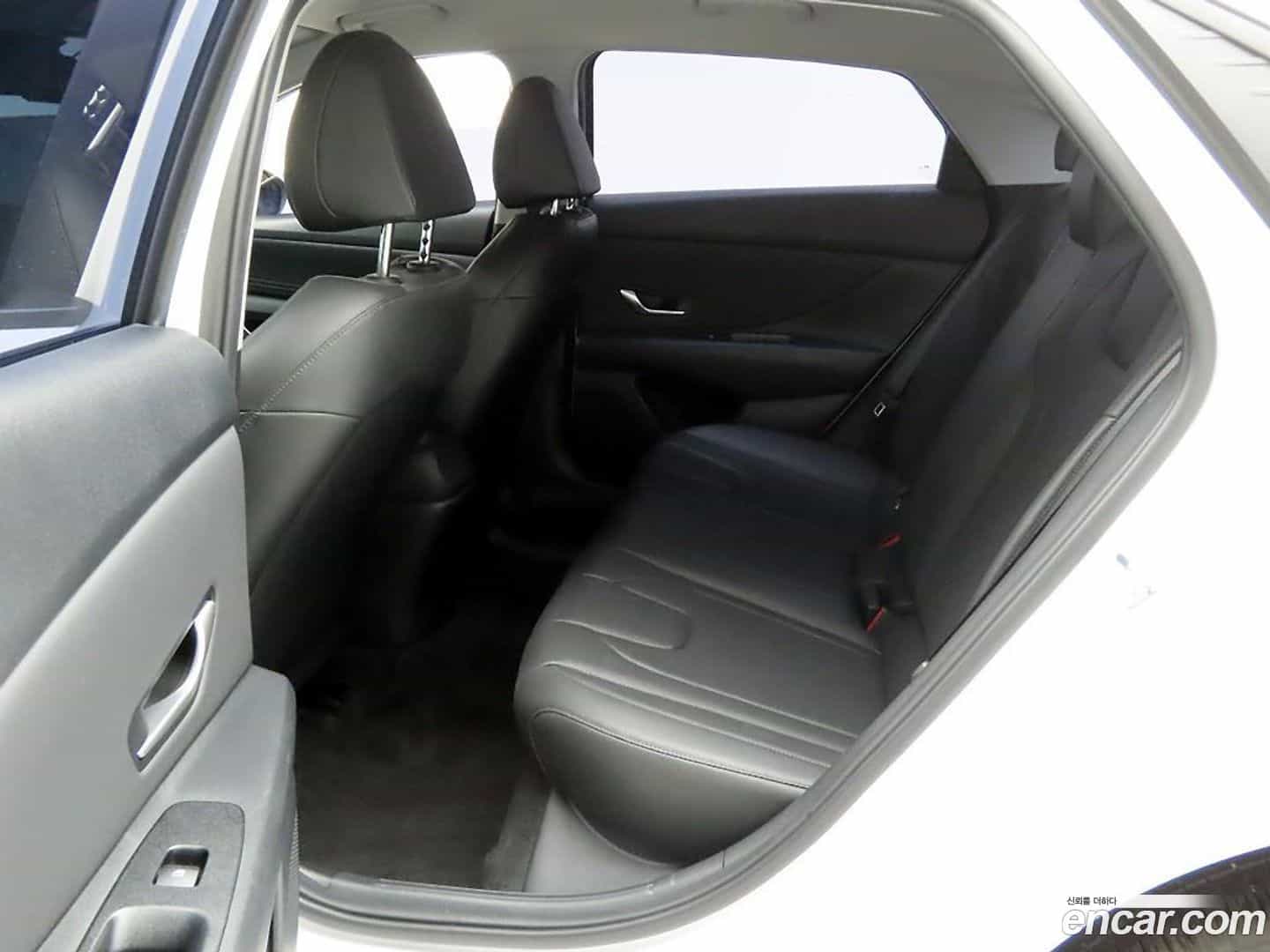 AVANTE Hyundai 2023.2-OPTION-017