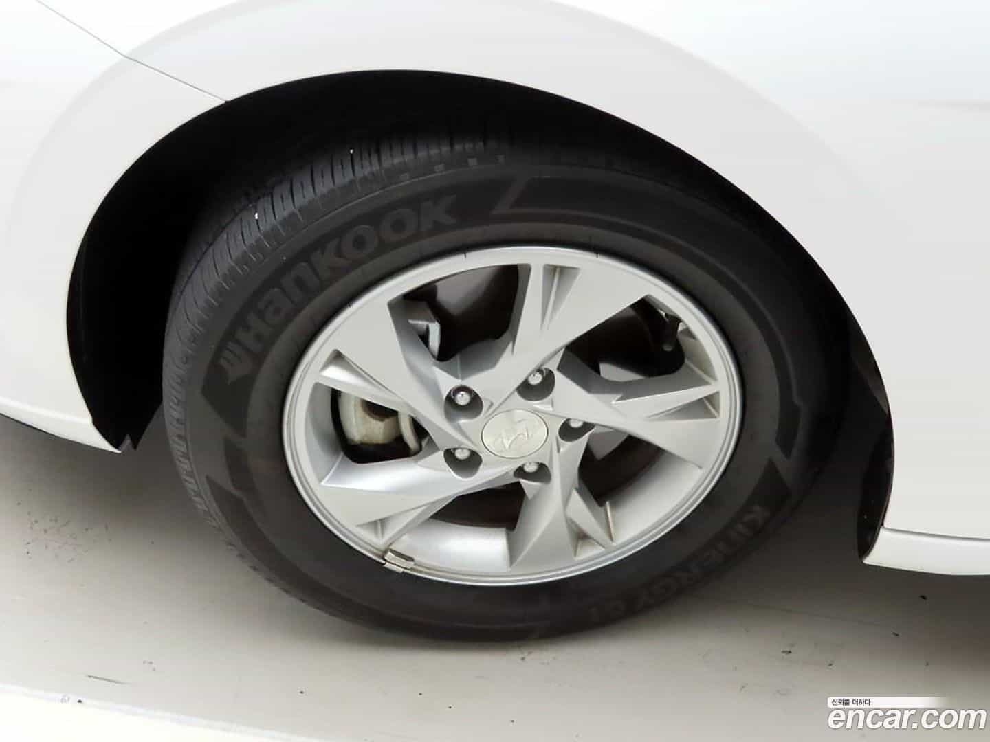 AVANTE Hyundai 2023.2-OPTION-023