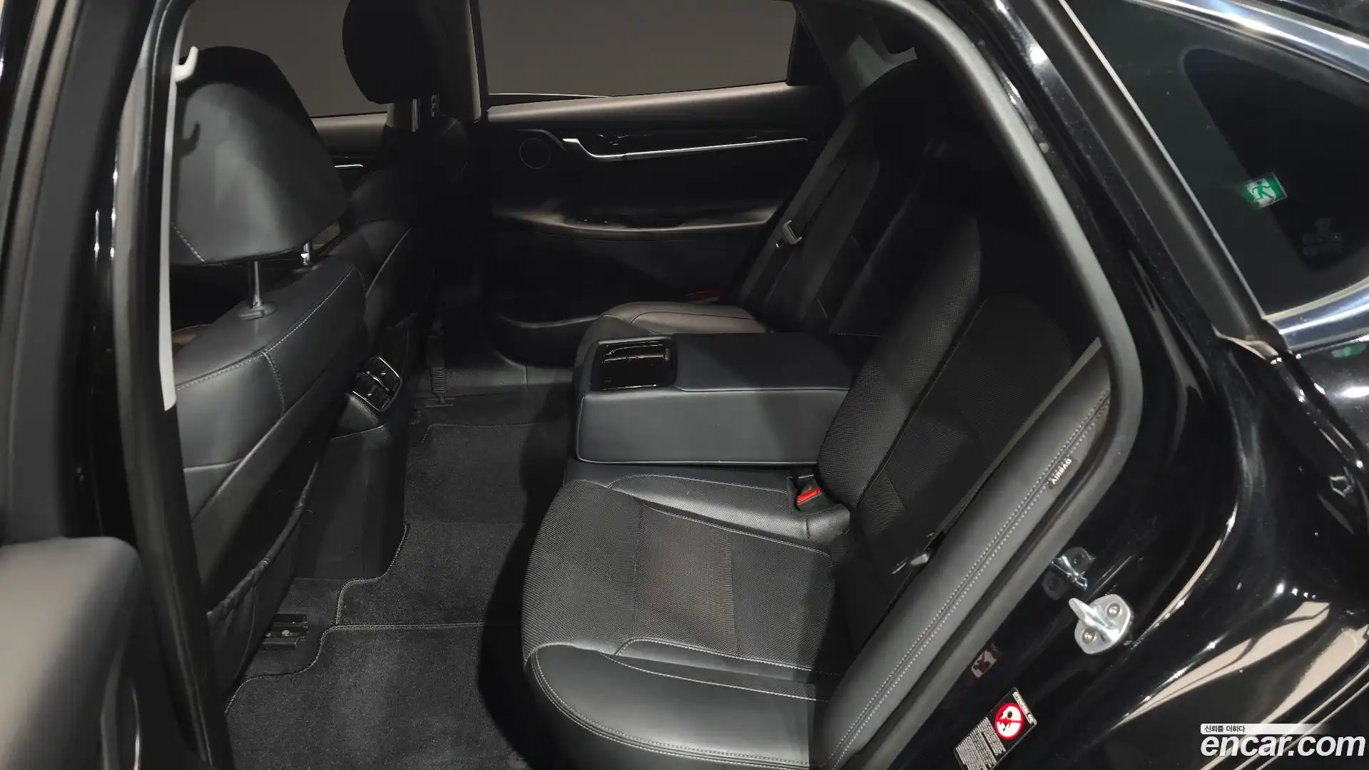 Grandeur Hyundai 2018.7-OPTION-015