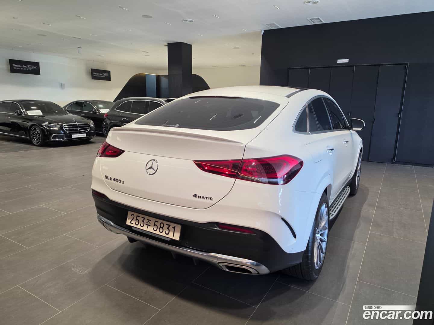 GLE-Class Mercedes-Benz 2023.1-OUTER-002