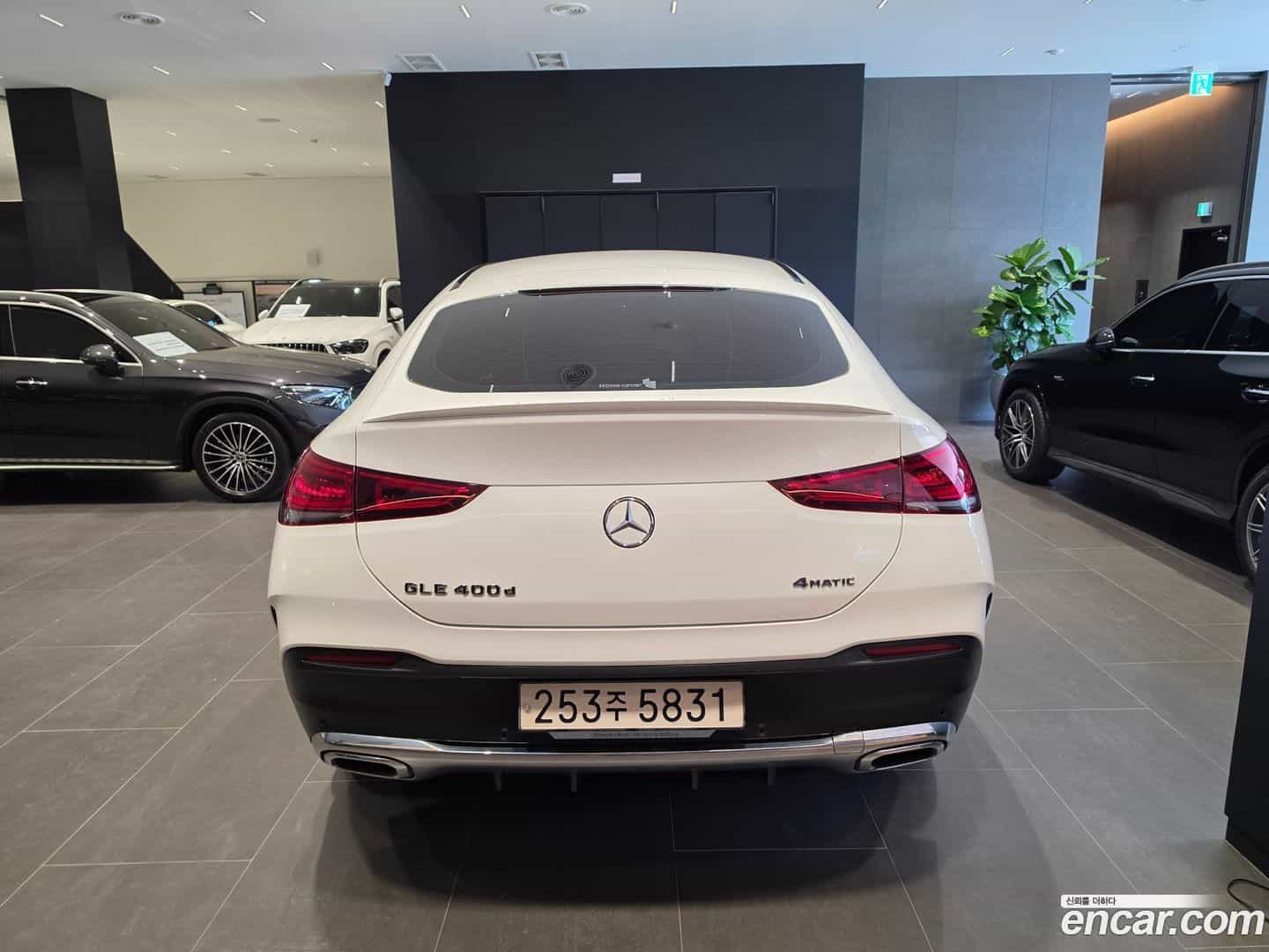 GLE-Class Mercedes-Benz 2023.1-OUTER-004
