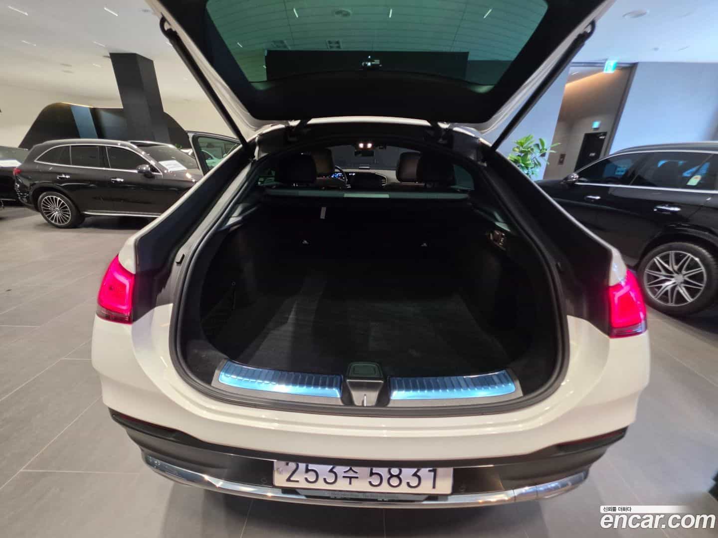 GLE-Class Mercedes-Benz 2023.1-OPTION-017