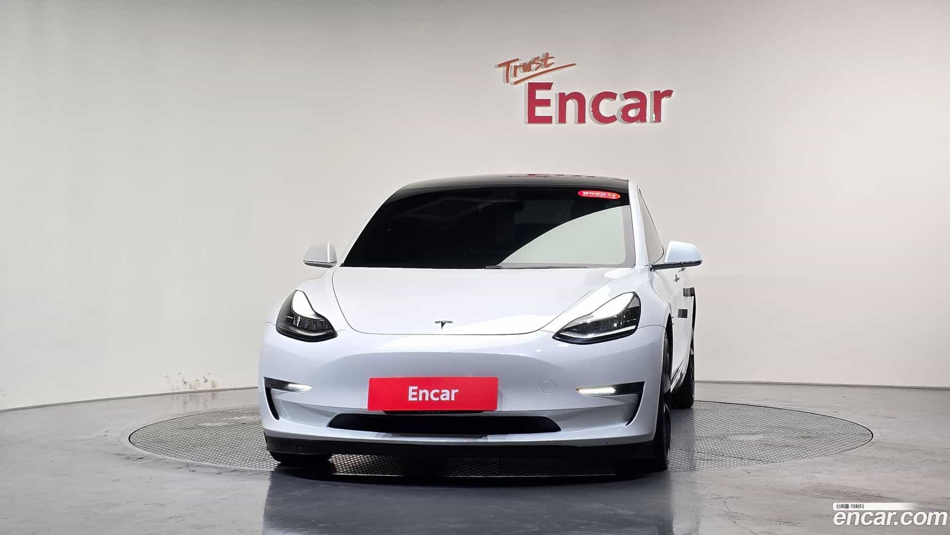 Model 3 Tesla 2020.5-OUTER-003