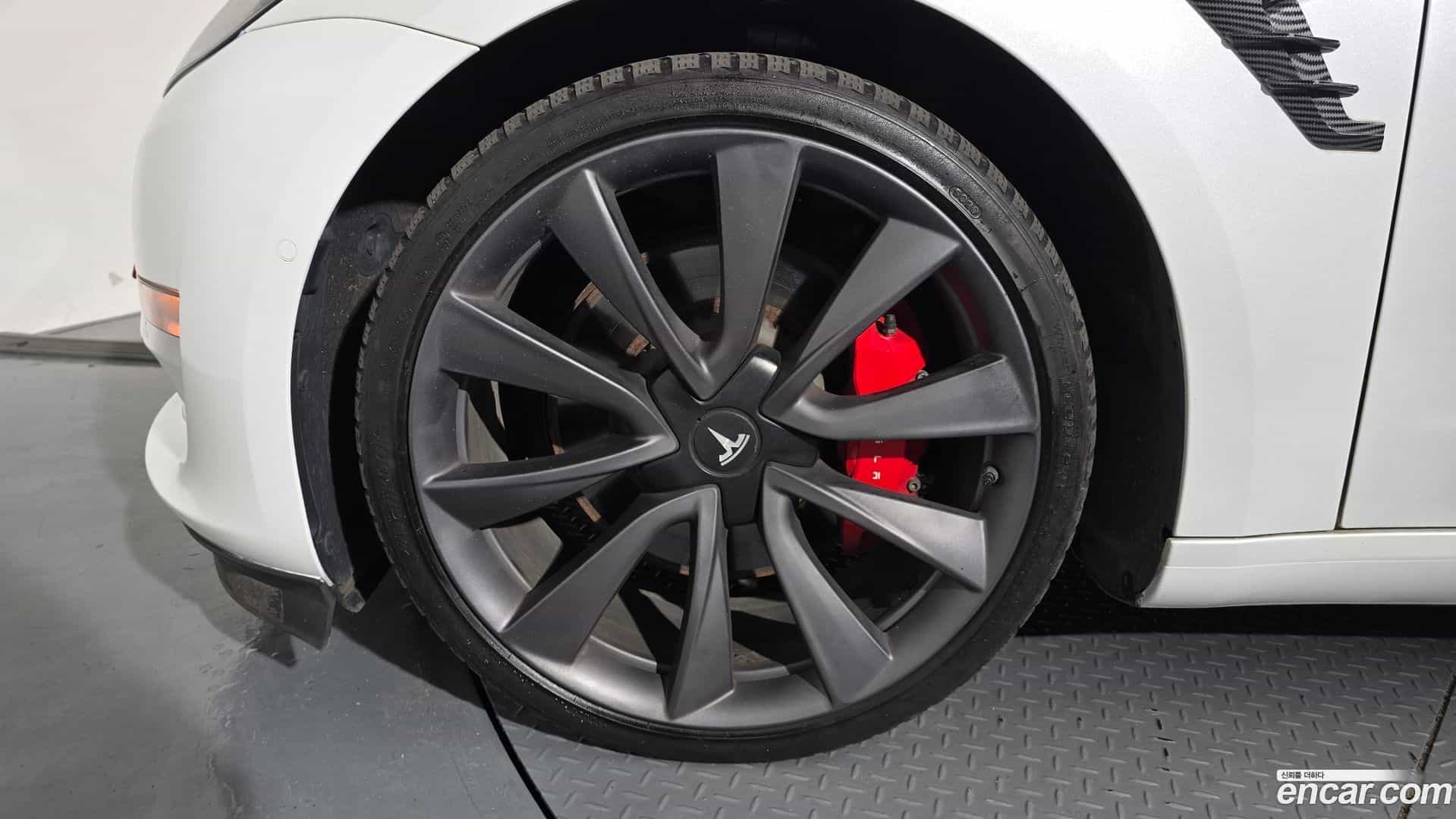Model 3 Tesla 2020.5-OUTER-005