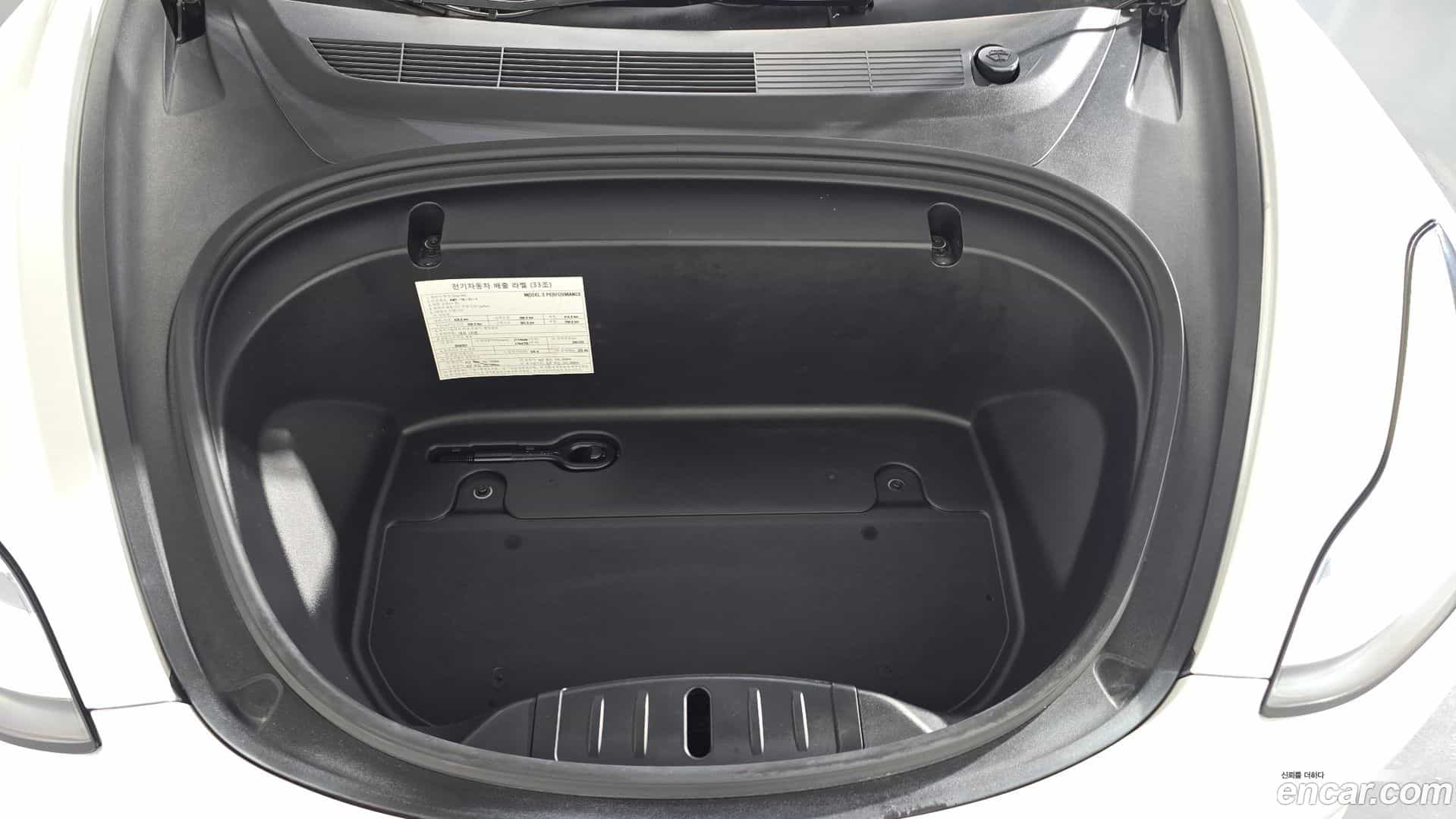 Model 3 Tesla 2020.5-OUTER-006