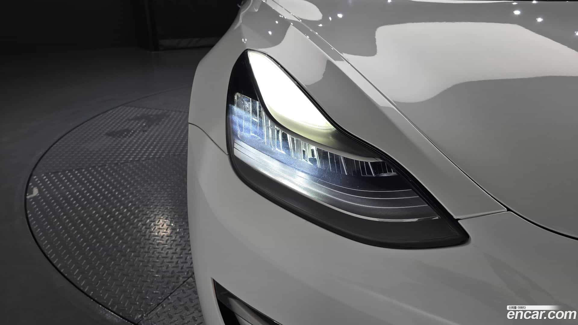 Model 3 Tesla 2020.5-OUTER-032