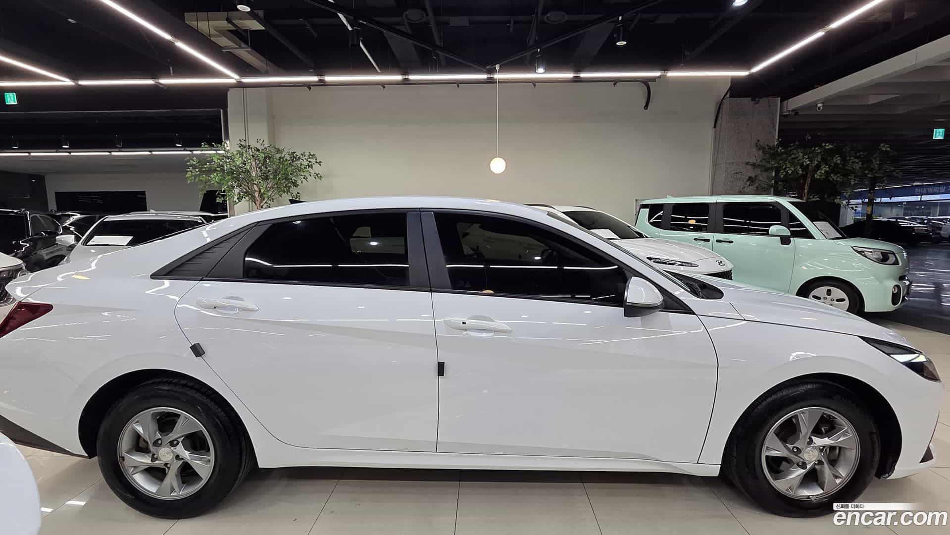 AVANTE Hyundai 2020.5-INNER-009