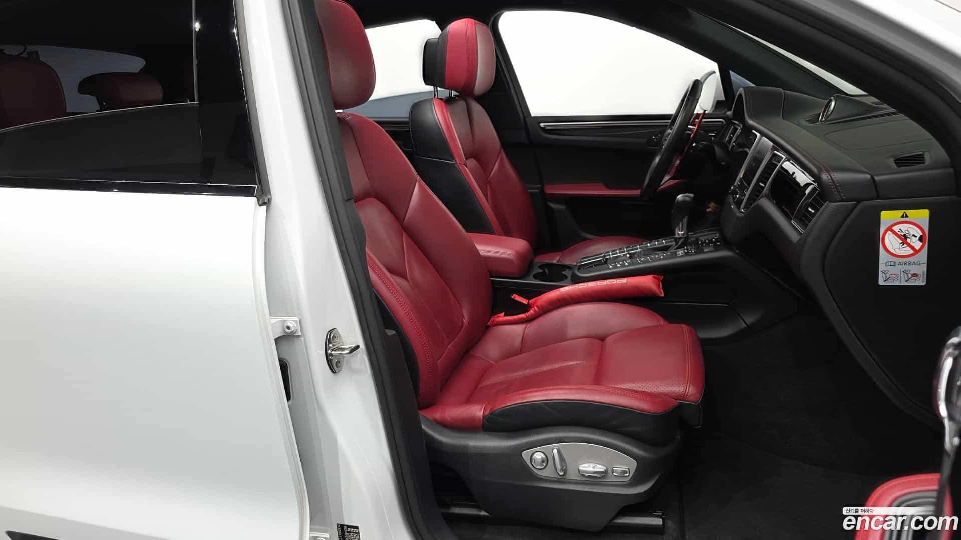 Macan Porsche 2016.10-OPTION-015