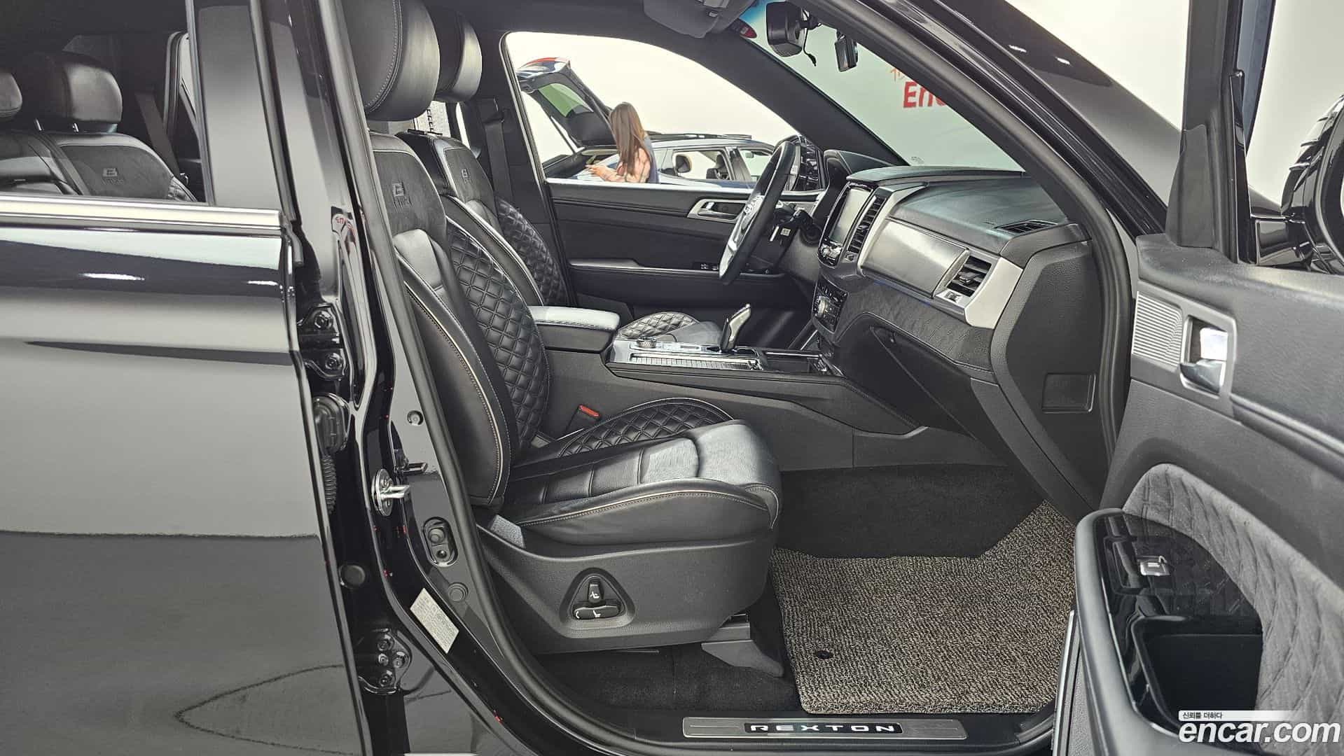 Rexton KG Mobility 2021.5-INNER-036