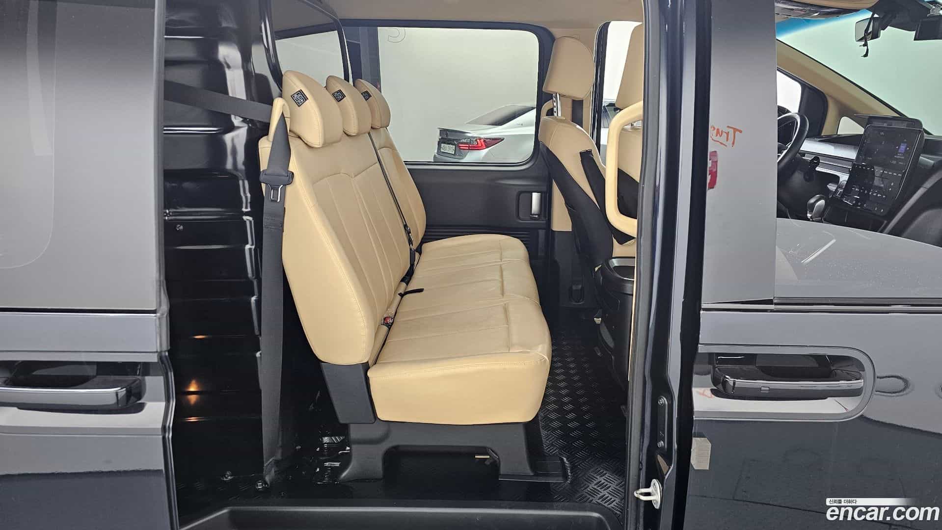 Staria Hyundai 2023.5-OPTION-015