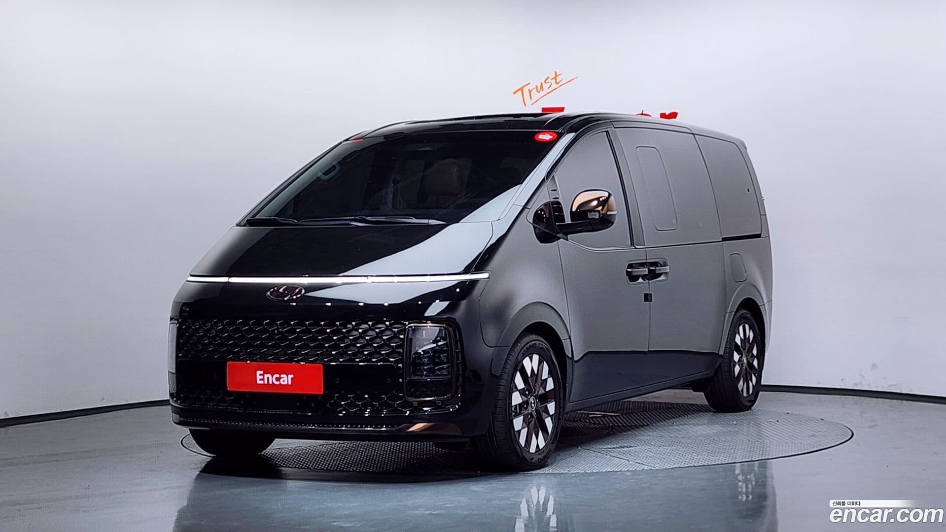 Main__Slider__Photo:Staria Hyundai 2021.6-0