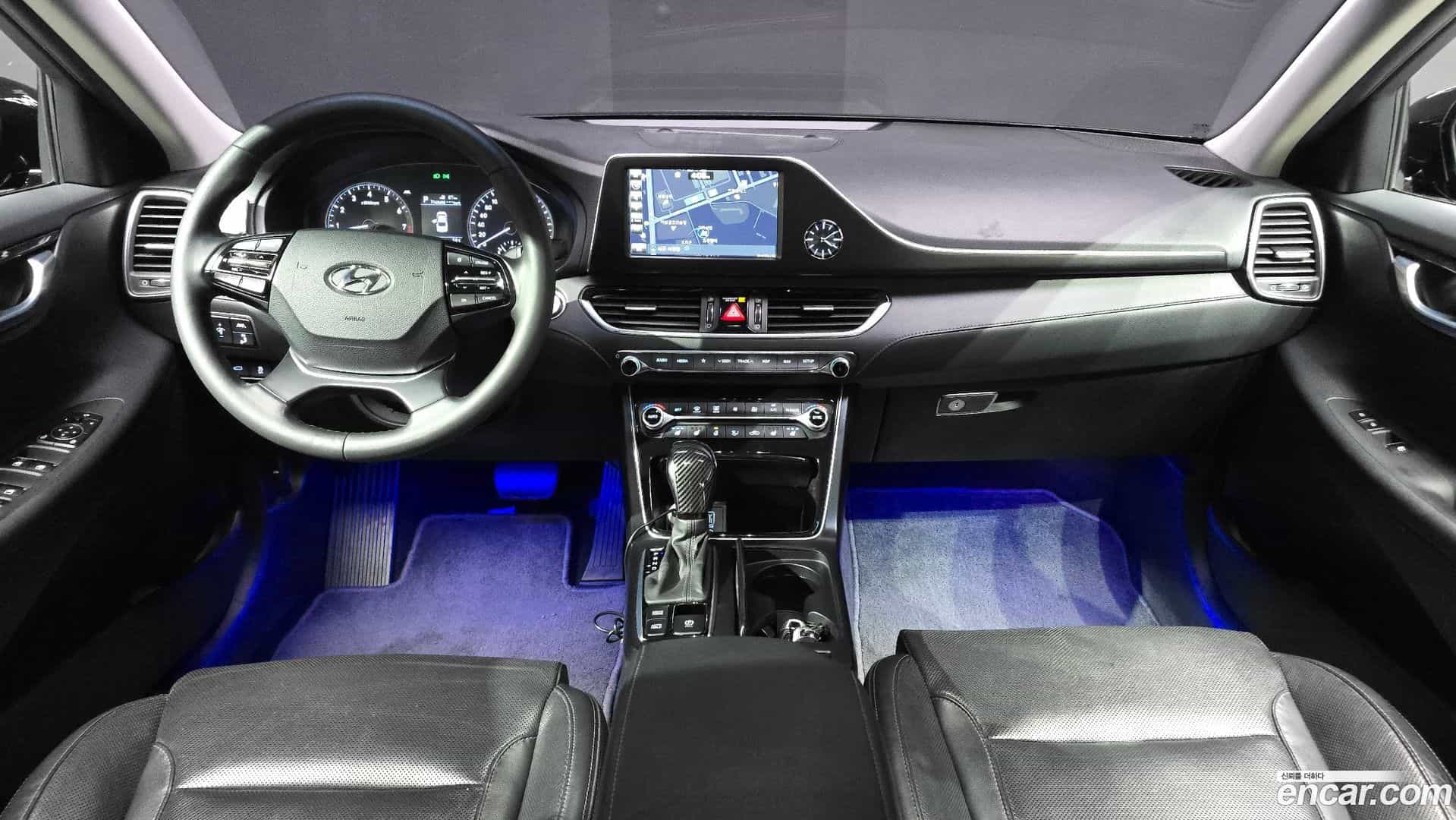 Grandeur Hyundai 2018.11-INNER-007