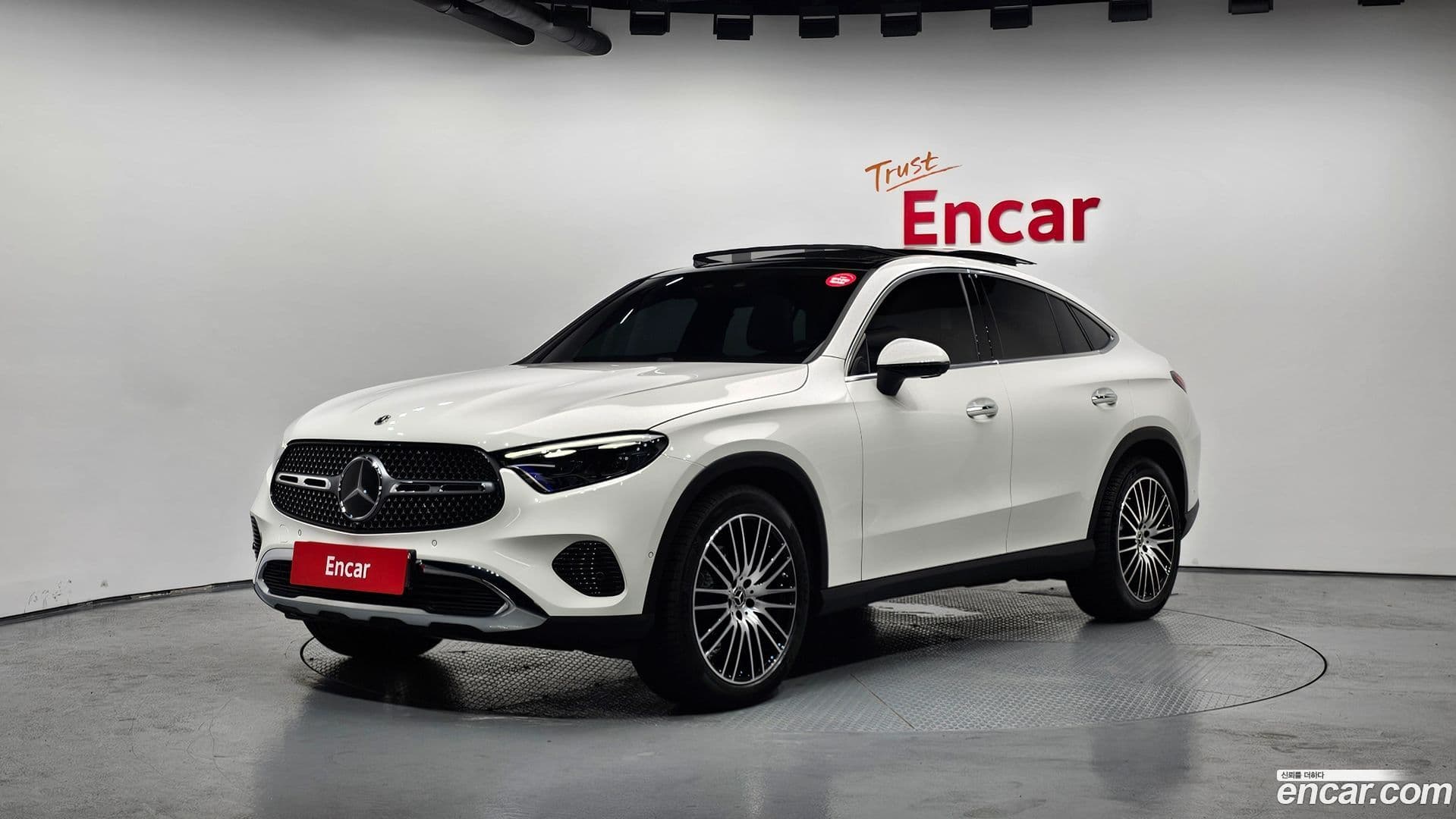 Main__Slider__Photo:GLC-Class Mercedes-Benz 2026.1-0