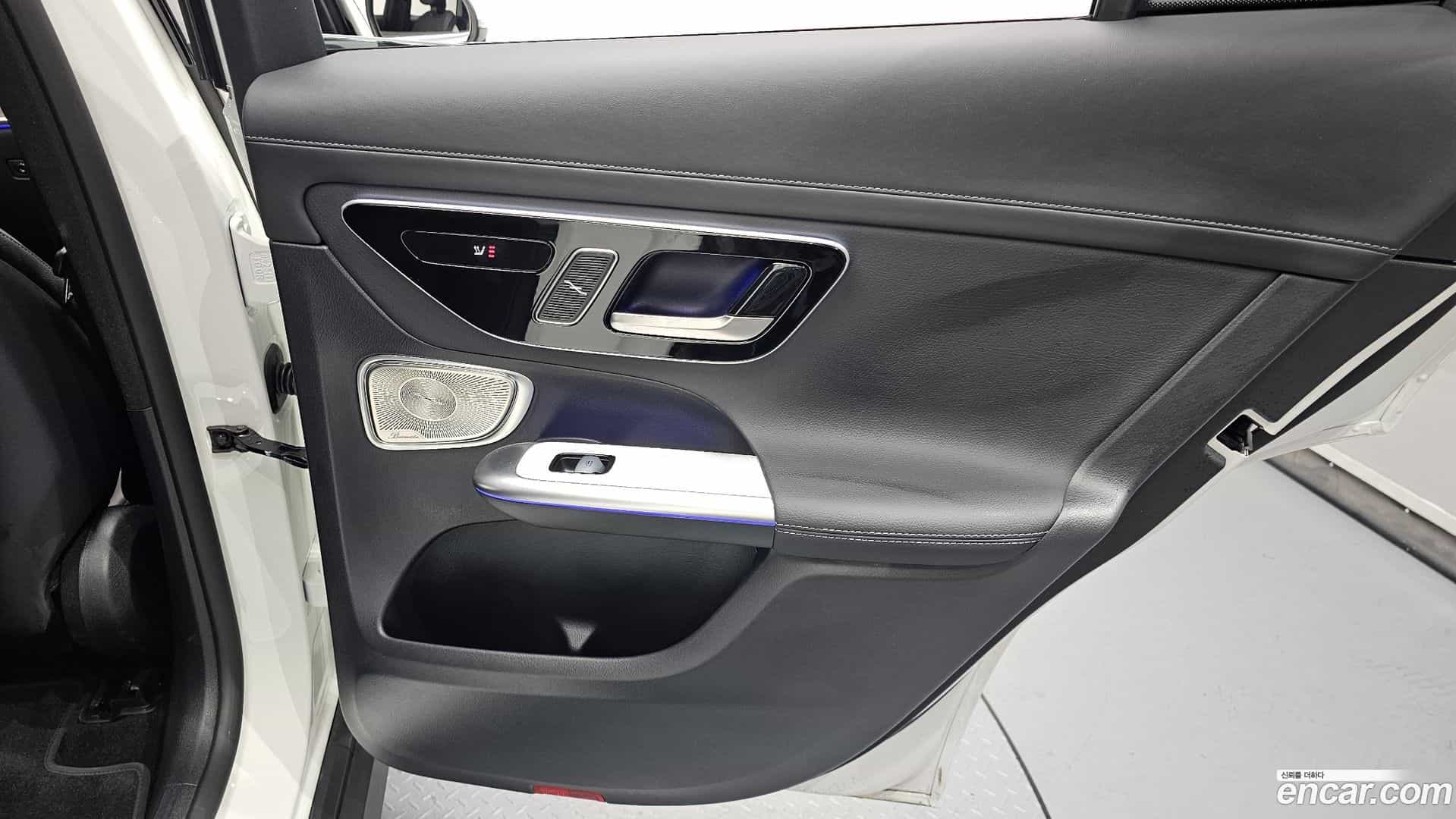 GLC-Class Mercedes-Benz 2026.1-INNER-035