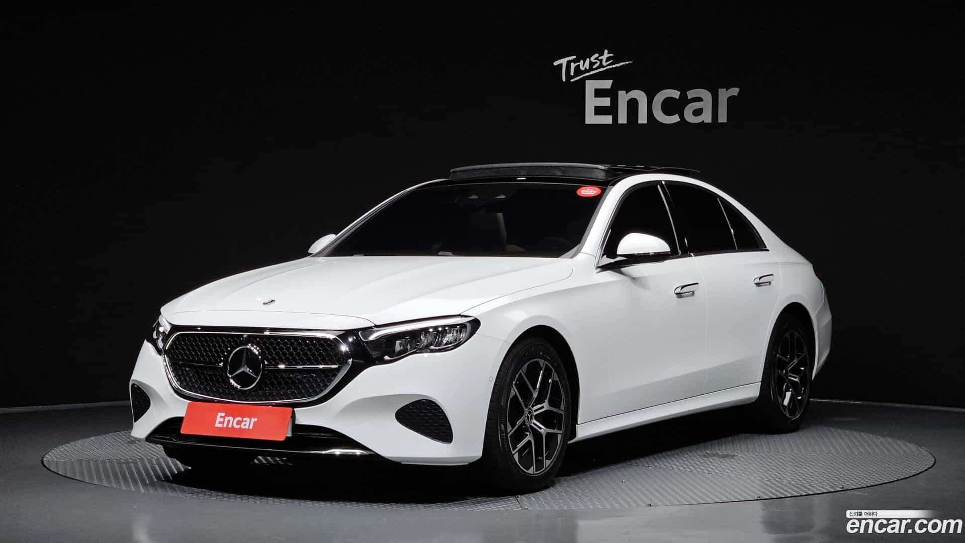 E-Class Mercedes-Benz 2025.11-OUTER-001