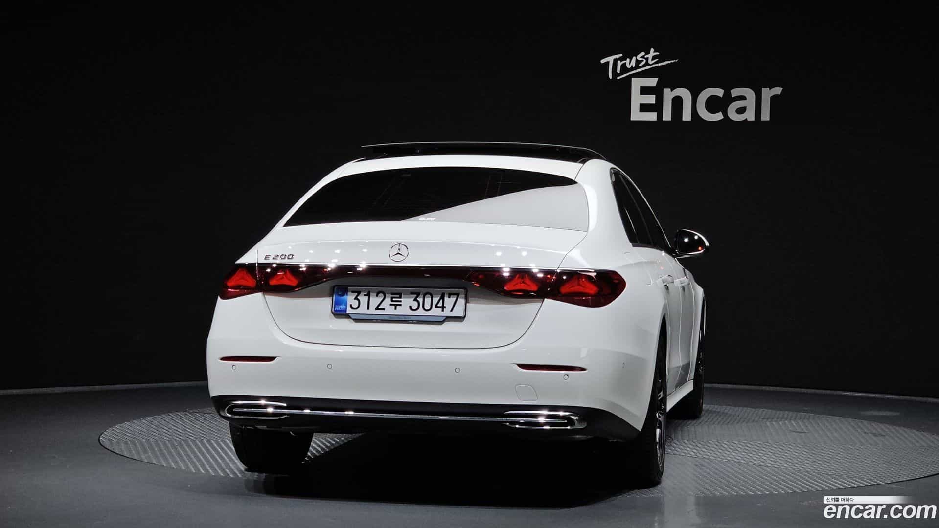 E-Class Mercedes-Benz 2025.11-OUTER-004