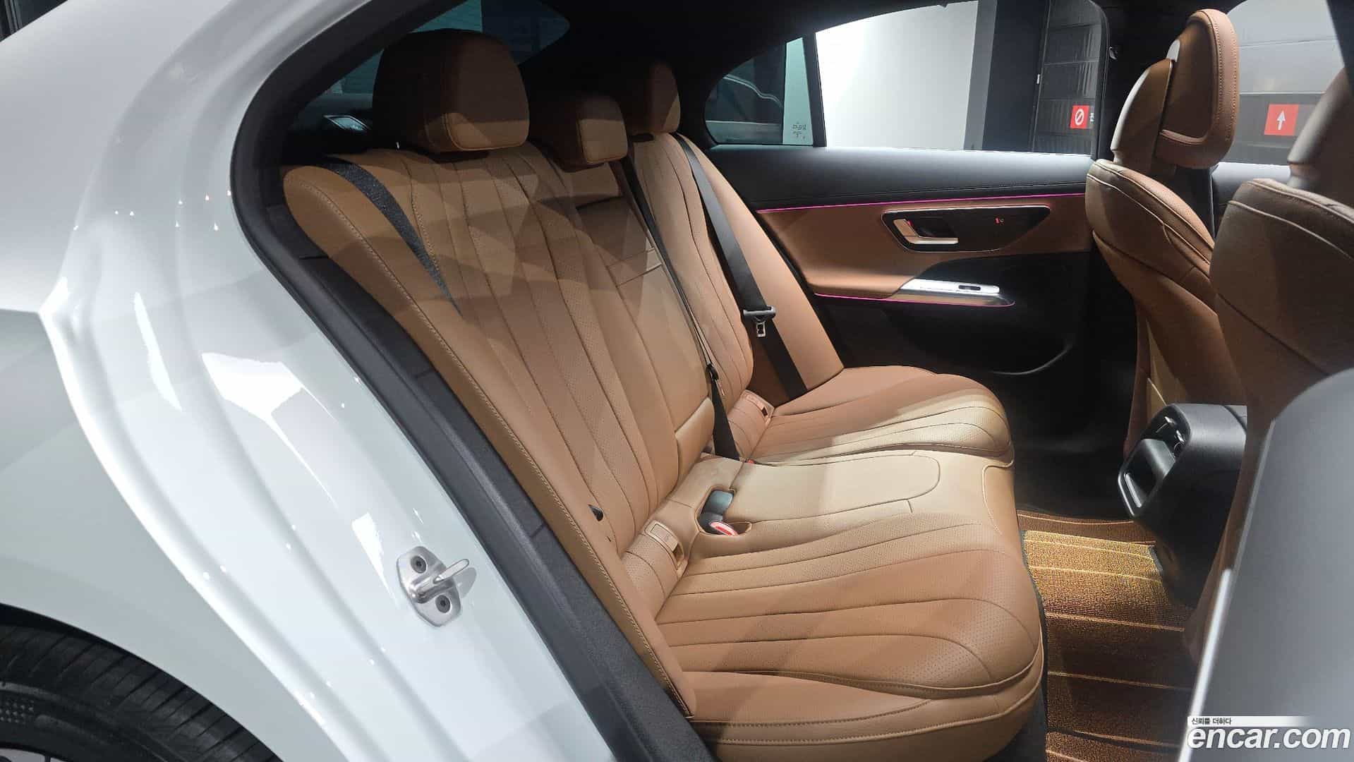 E-Class Mercedes-Benz 2025.11-OPTION-015