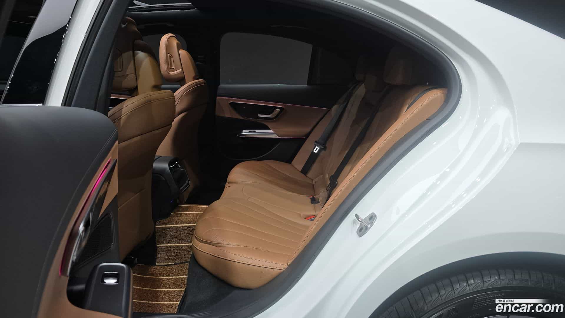 E-Class Mercedes-Benz 2025.11-OPTION-016