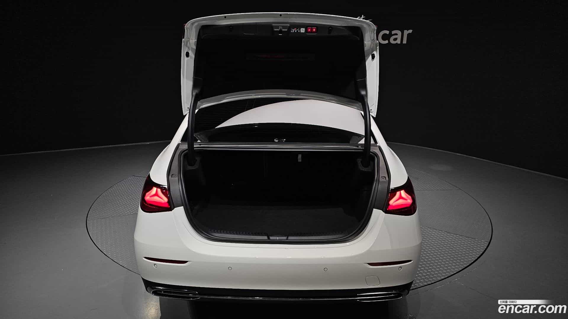 E-Class Mercedes-Benz 2025.11-OPTION-024