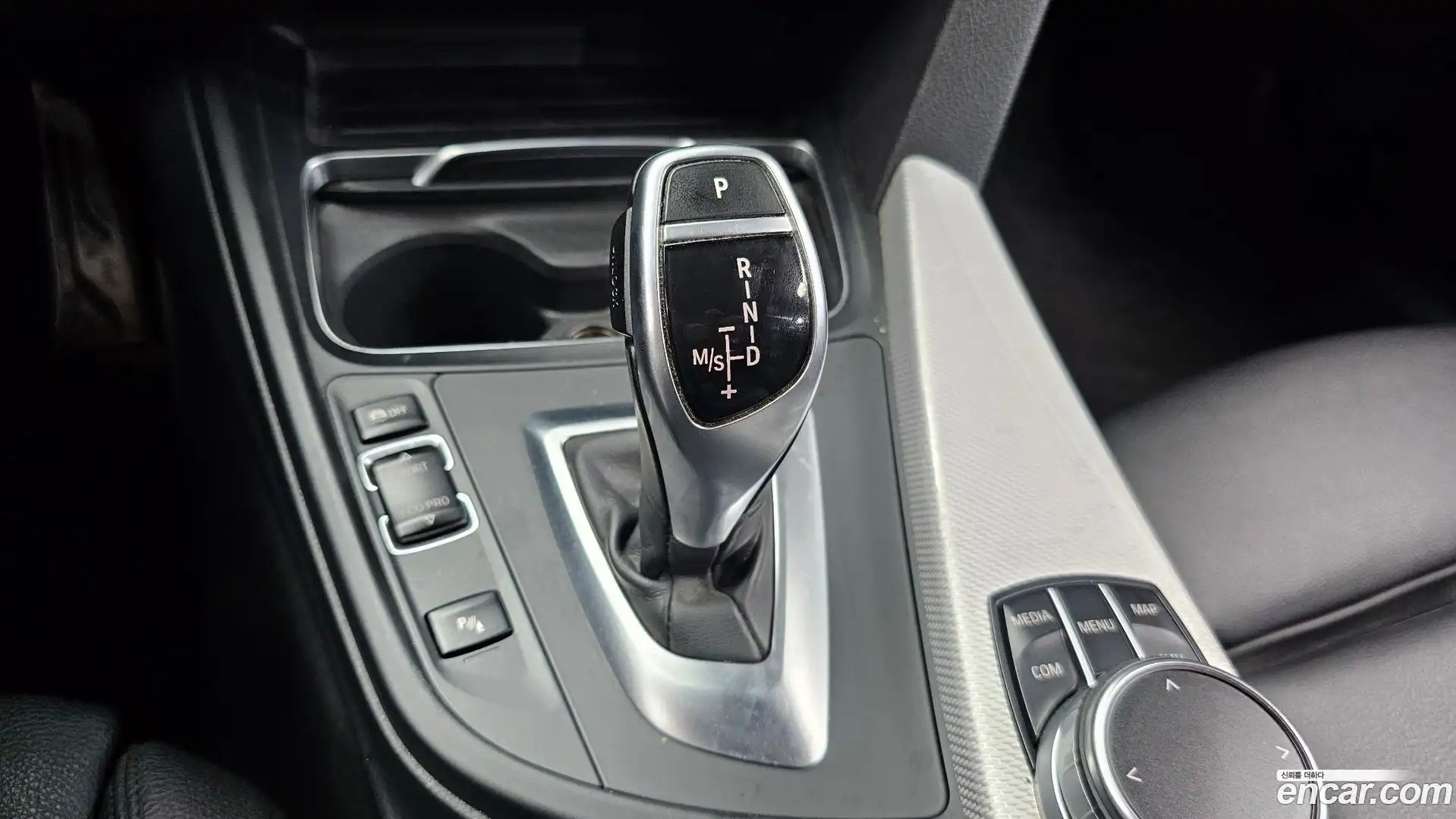 3-Series BMW 2017.2-INNER-009