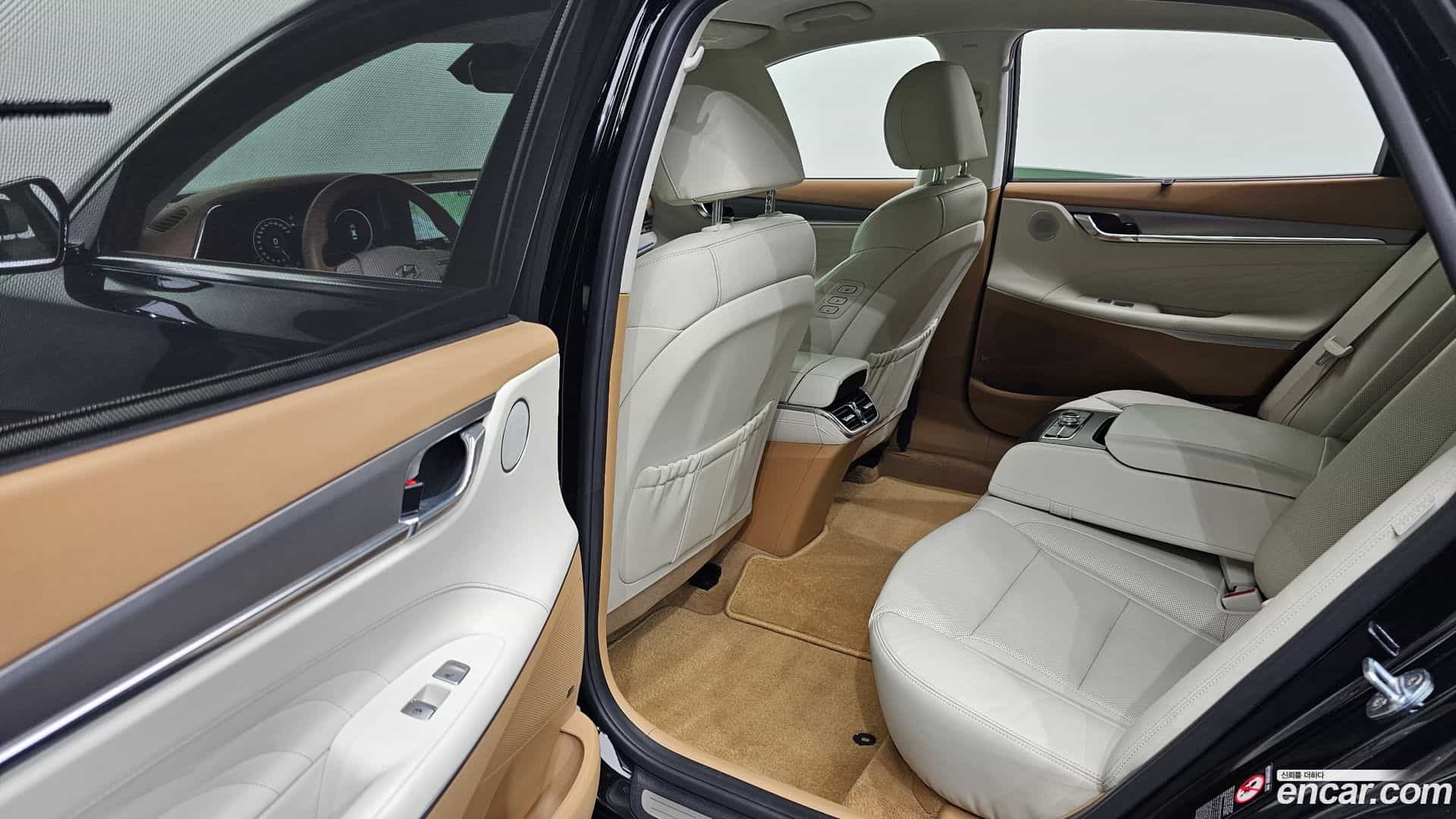 Grandeur Hyundai 2022.2-INNER-036