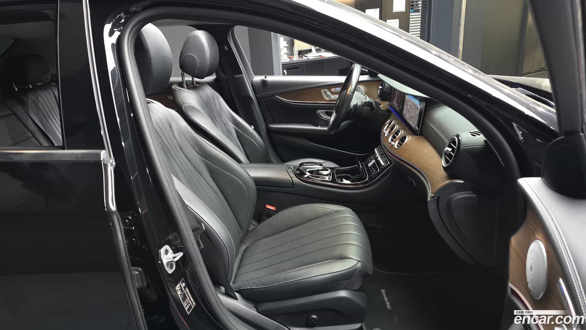 E-Class Mercedes-Benz 2020.7-OPTION-015
