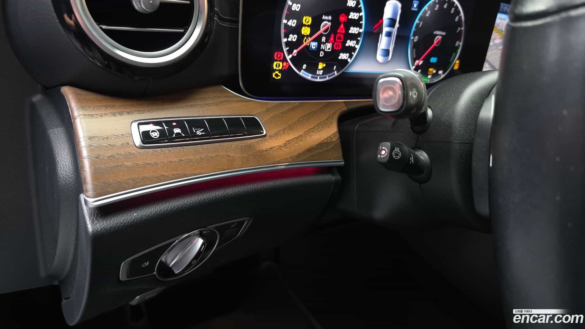 E-Class Mercedes-Benz 2020.7-OPTION-042