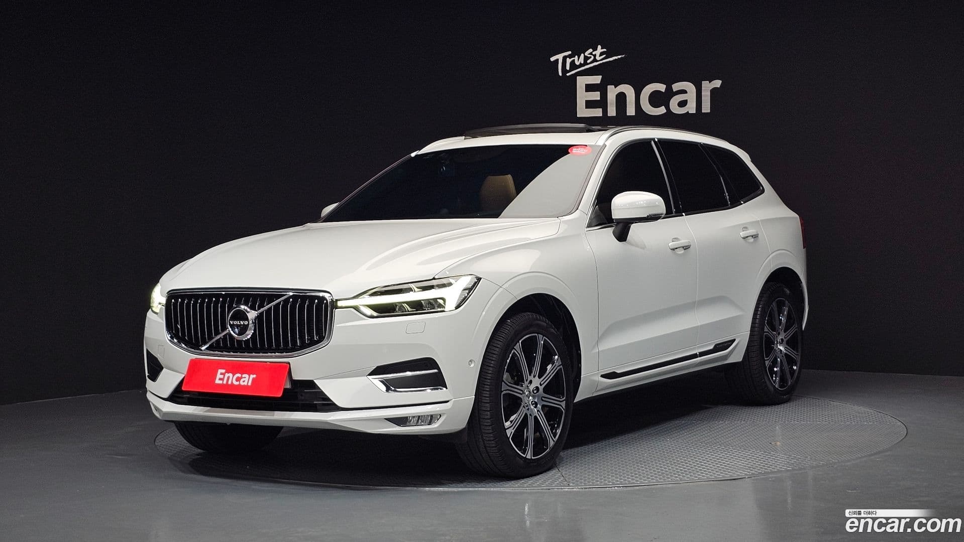 Main__Slider__Photo:XC60 Volvo 2018.5-0