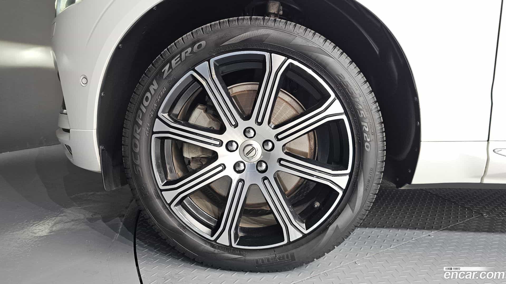 XC60 Volvo 2018.5-OUTER-005
