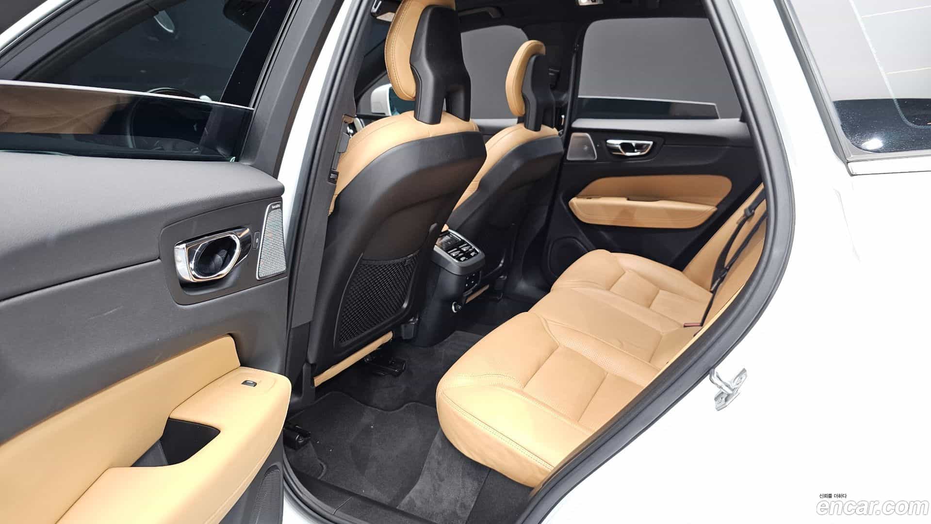 XC60 Volvo 2018.5-OPTION-015
