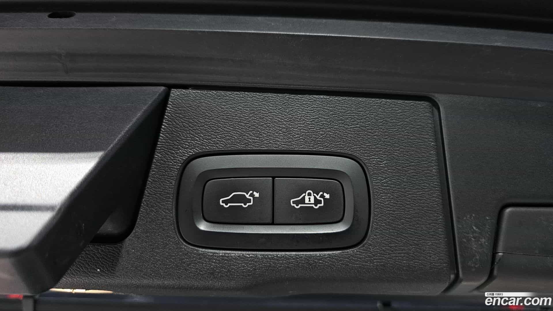 XC60 Volvo 2018.5-OPTION-022