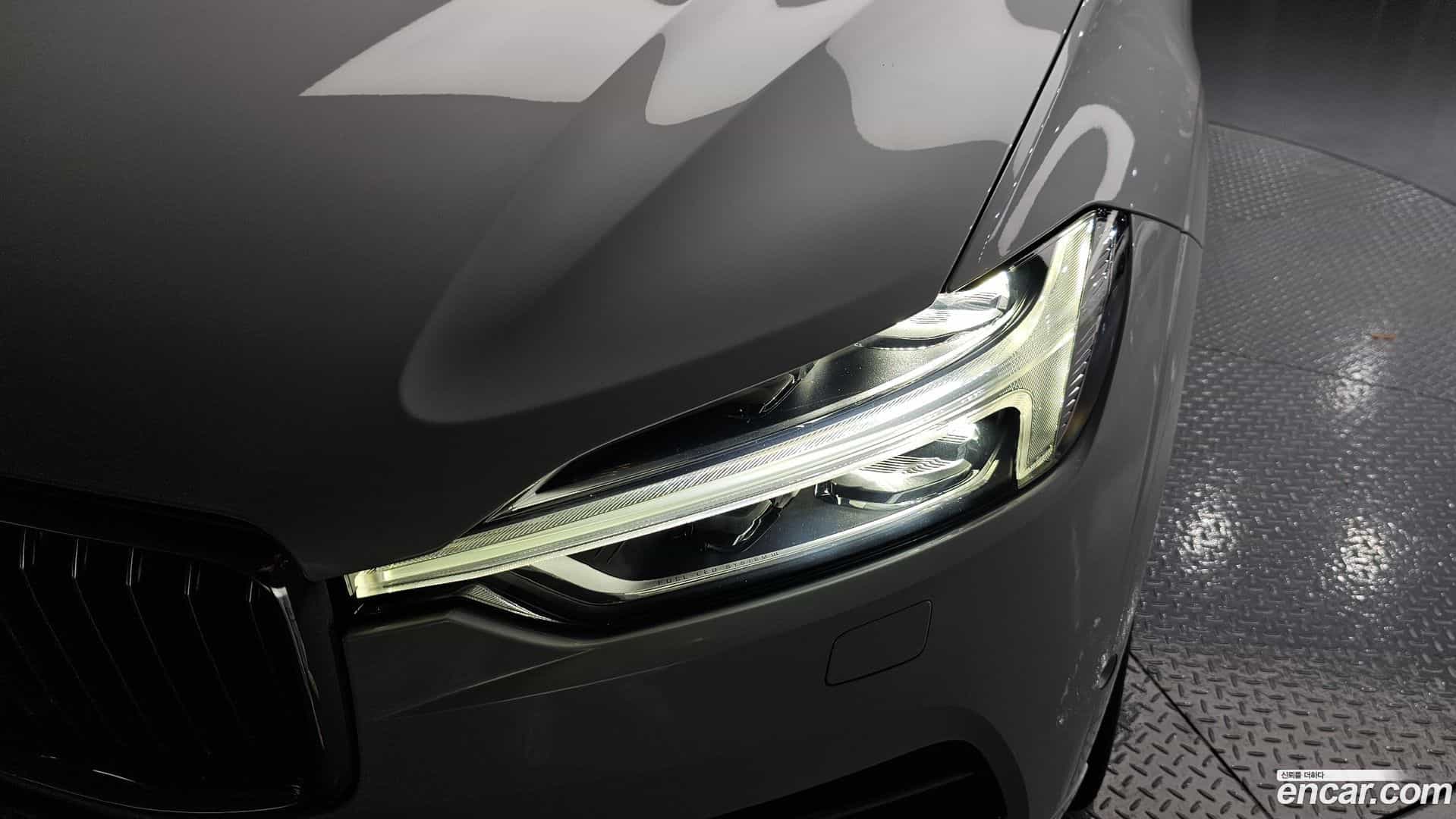 XC60 Volvo 2018.5-OUTER-032